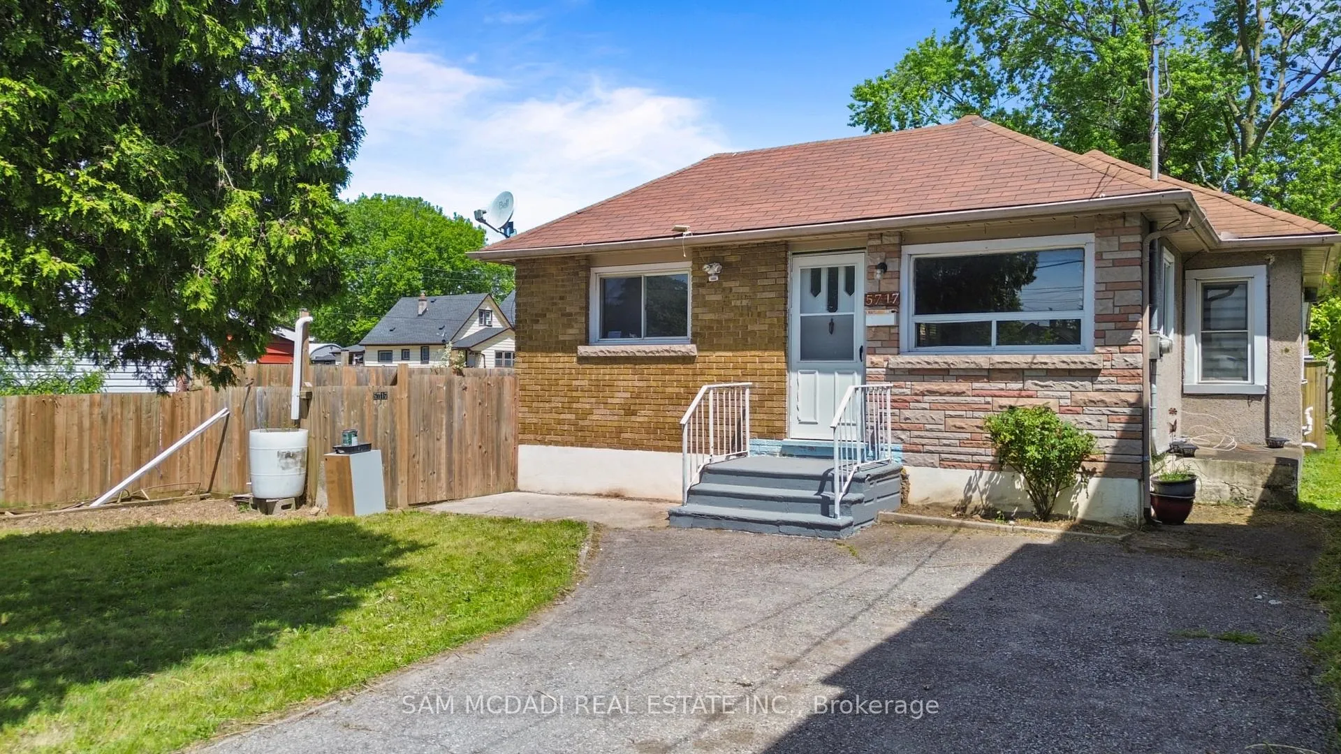 Photo 1 of 5717 Dunn Street, Niagara Falls, Dorchester — HOMEH