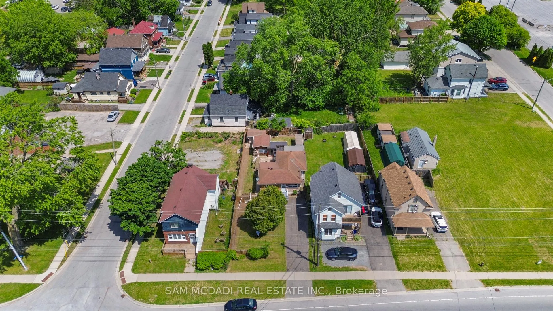 Photo 2 of 5717 Dunn Street, Niagara Falls, Dorchester — HOMEH
