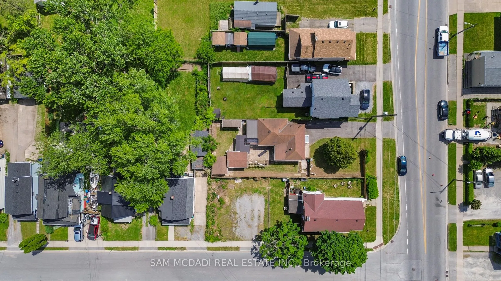 Photo 4 of 5717 Dunn Street, Niagara Falls, Dorchester — HOMEH