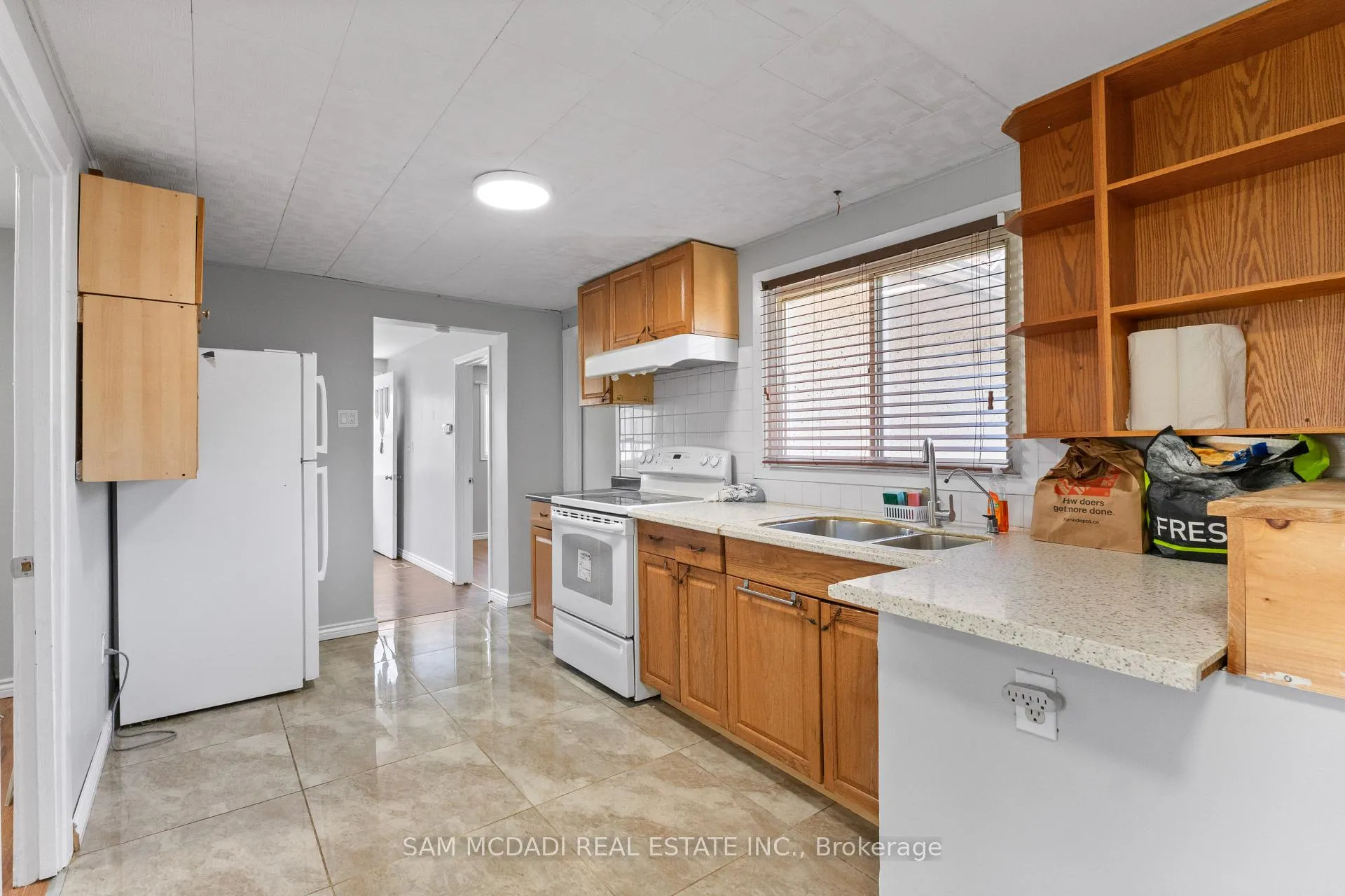 Photo 5 of 5717 Dunn Street, Niagara Falls, Dorchester — HOMEH