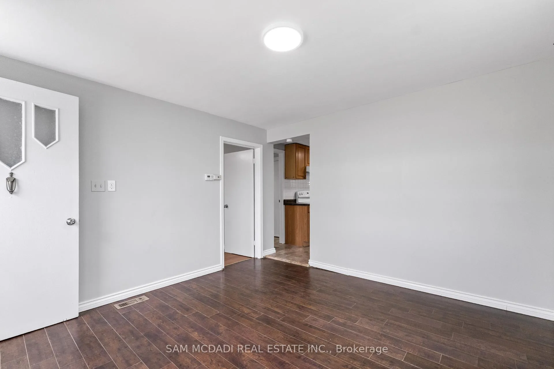 Photo 8 of 5717 Dunn Street, Niagara Falls, Dorchester — HOMEH