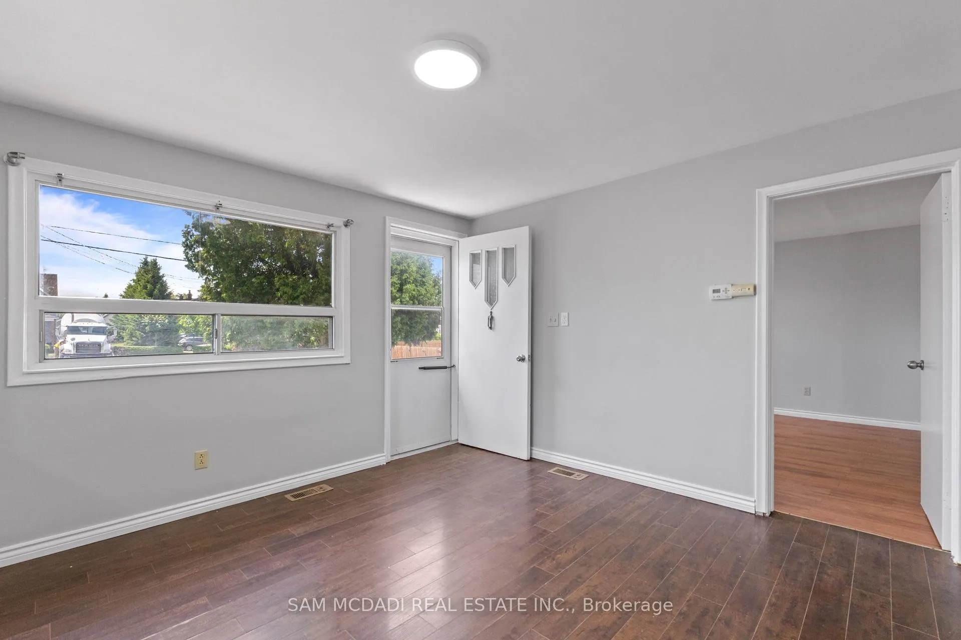Photo 9 of 5717 Dunn Street, Niagara Falls, Dorchester — HOMEH