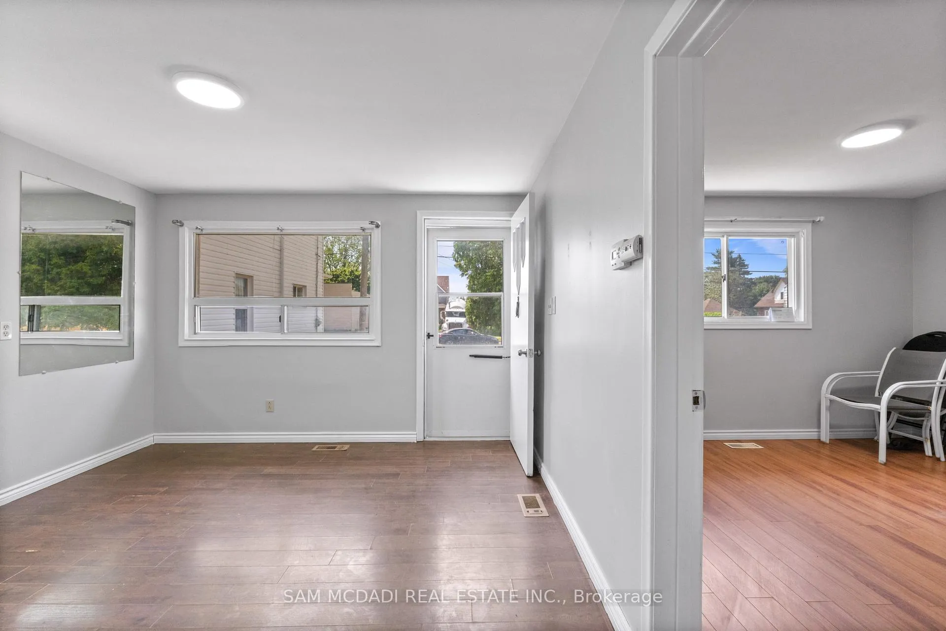 Photo 10 of 5717 Dunn Street, Niagara Falls, Dorchester — HOMEH