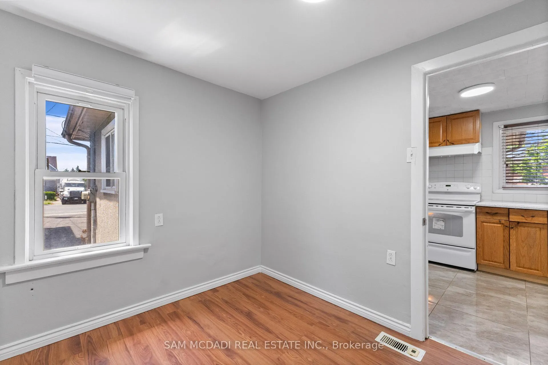 Photo 13 of 5717 Dunn Street, Niagara Falls, Dorchester — HOMEH