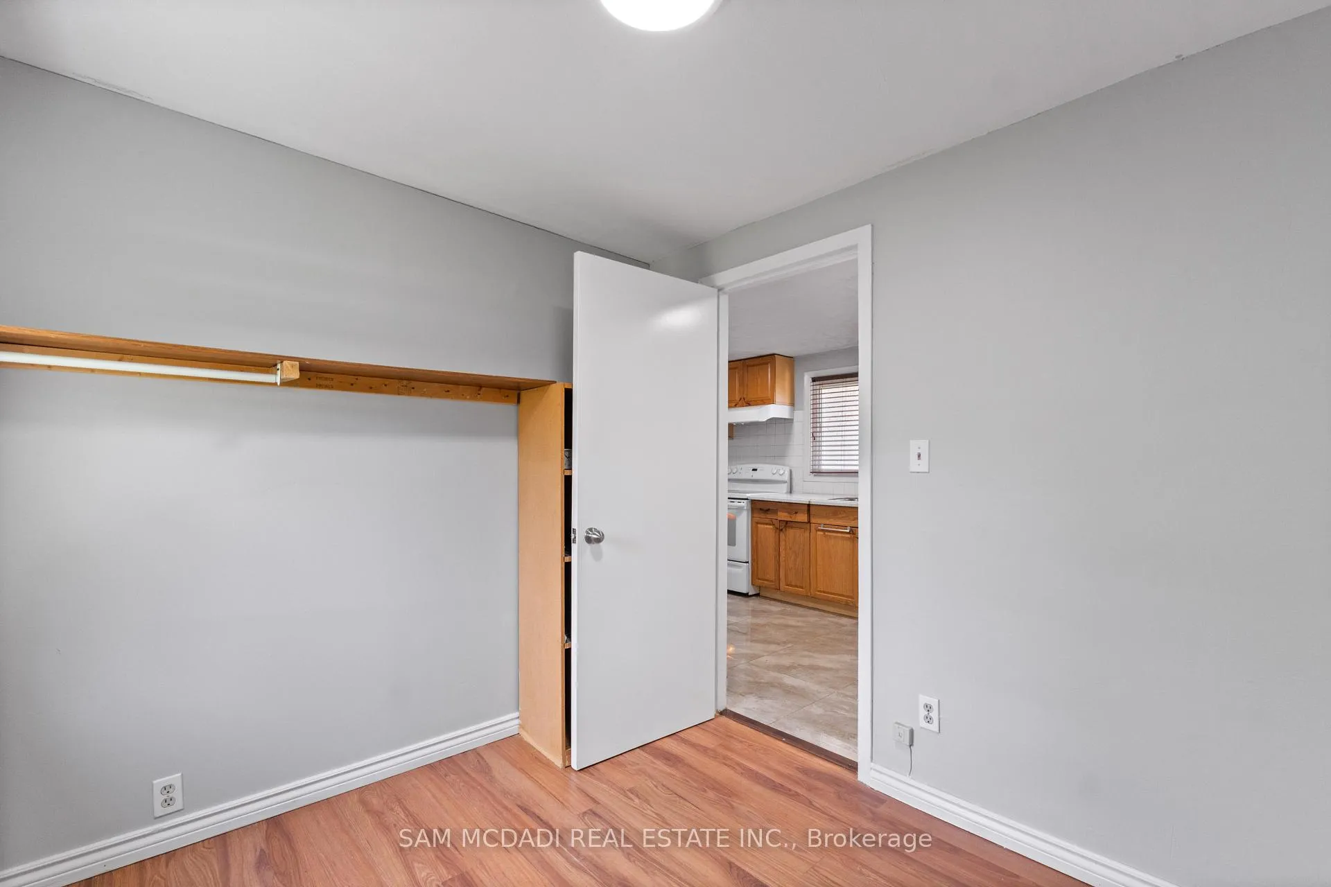 Photo 16 of 5717 Dunn Street, Niagara Falls, Dorchester — HOMEH