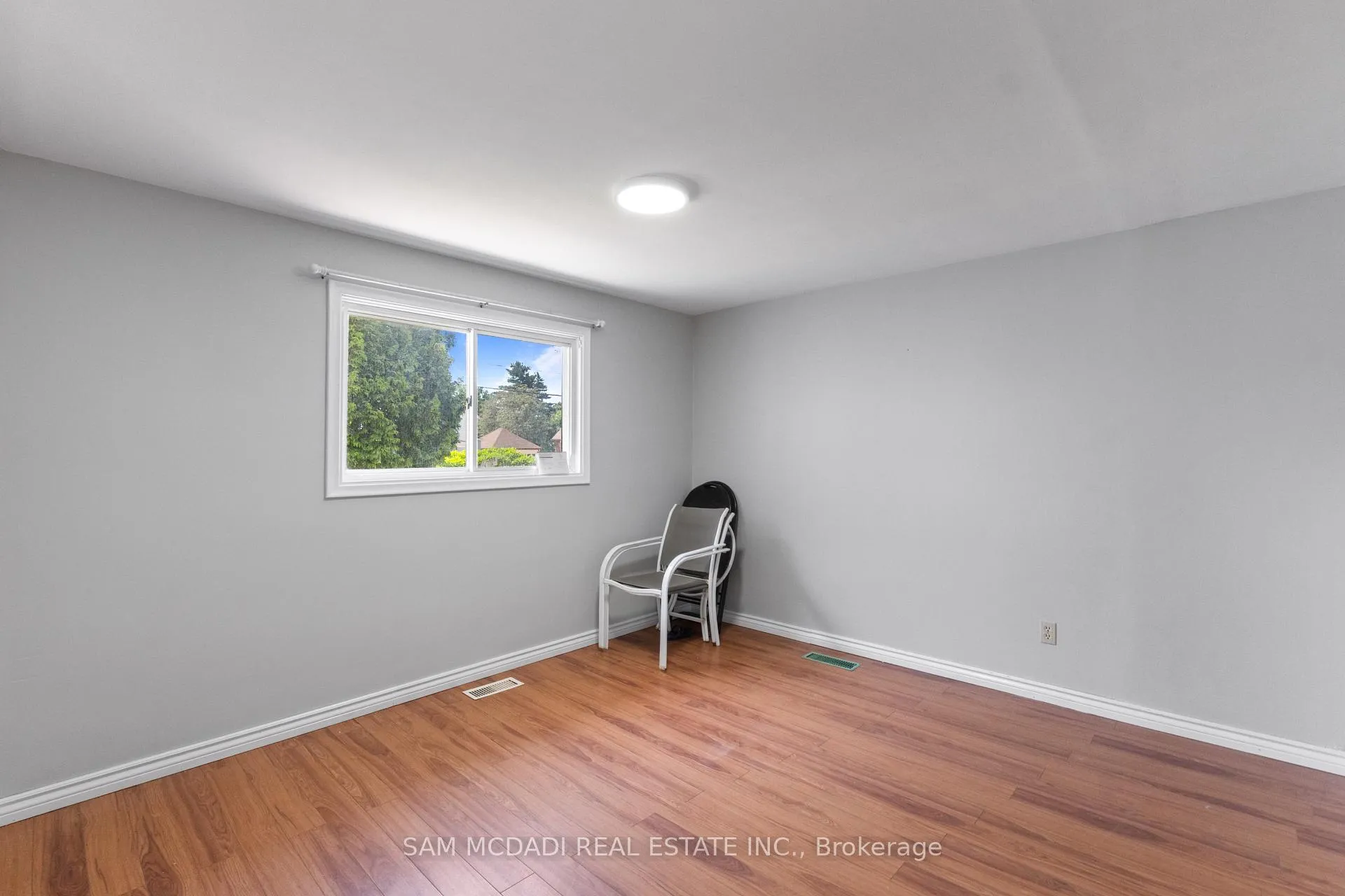 Photo 17 of 5717 Dunn Street, Niagara Falls, Dorchester — HOMEH