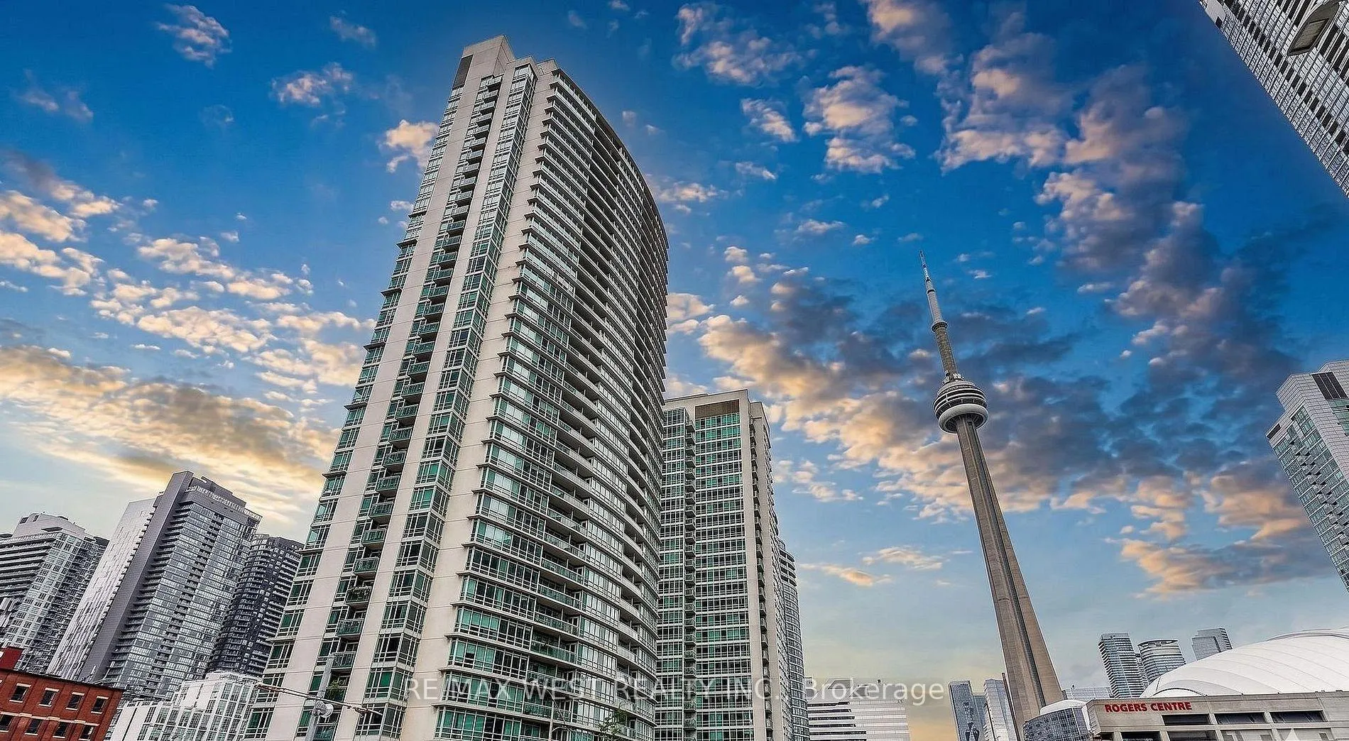Photo 5 of Unit 3712, 397 Front Street W, Toronto, Waterfront Communities — HOMEH