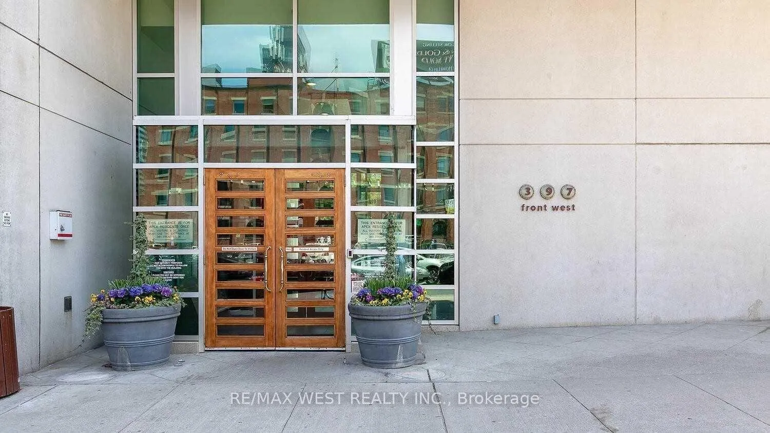 Photo 6 of Unit 3712, 397 Front Street W, Toronto, Waterfront Communities — HOMEH