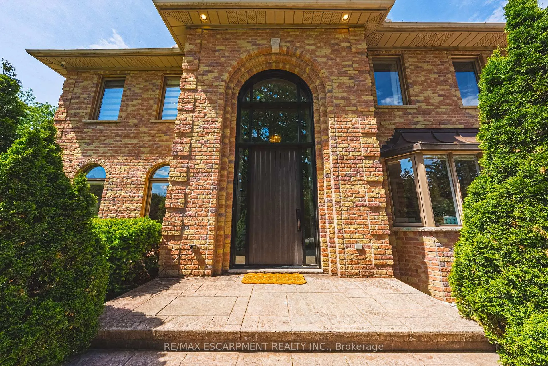 Photo 3 of 399 Golf Links Road, Hamilton, Ancaster — HOMEH