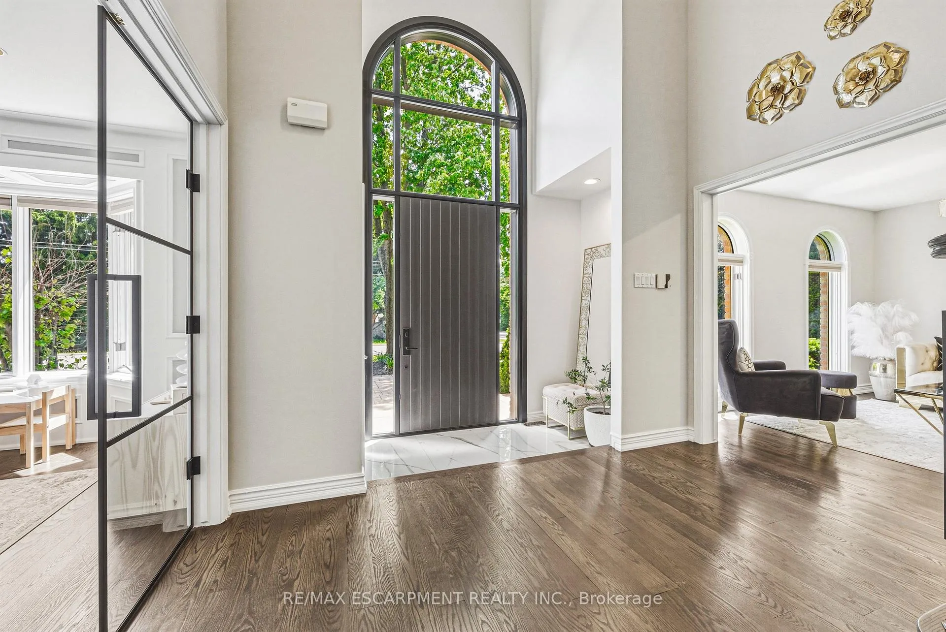 Photo 4 of 399 Golf Links Road, Hamilton, Ancaster — HOMEH