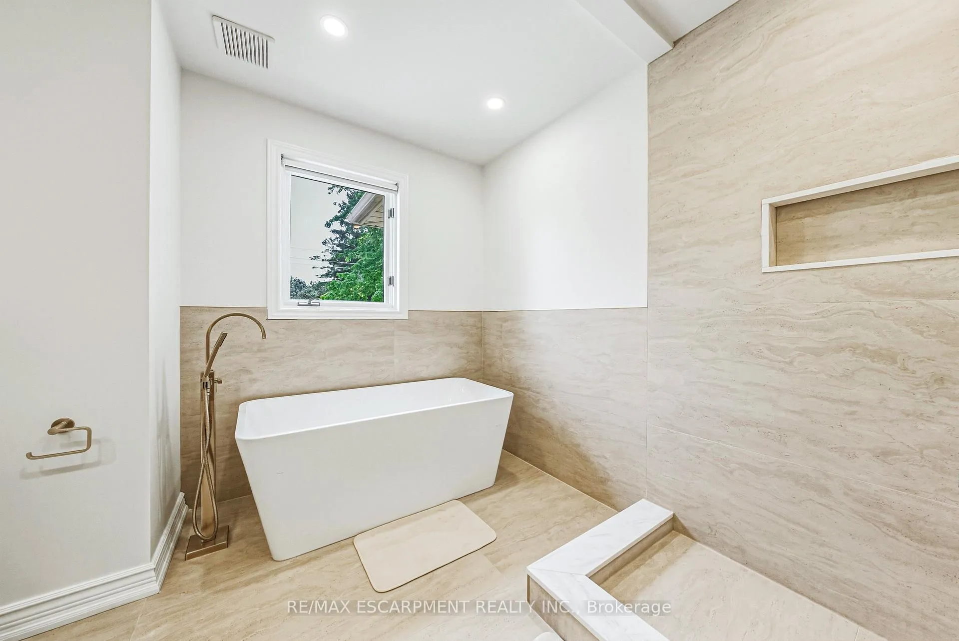 Photo 35 of 399 Golf Links Road, Hamilton, Ancaster — HOMEH
