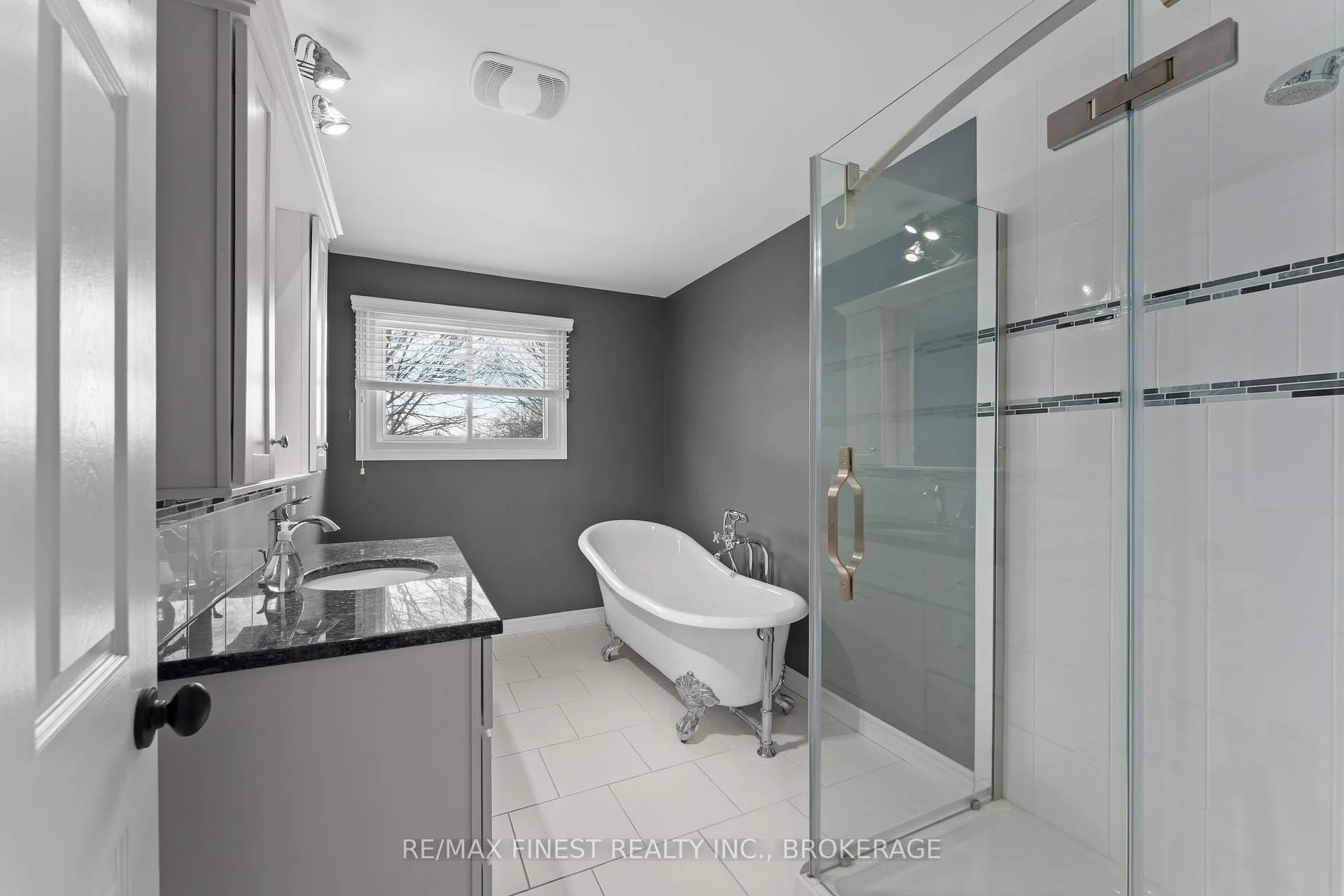 Photo 17 of 75 Barker Drive, Kingston, Kingston East (Incl Barret Crt) — HOMEH