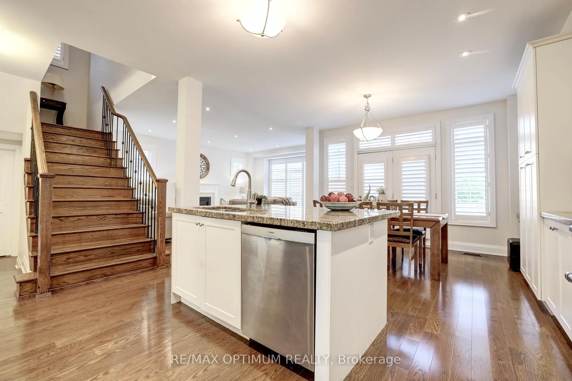 Photo 9 of 29 Legendary Circle, Brampton, Bram West — HOMEH