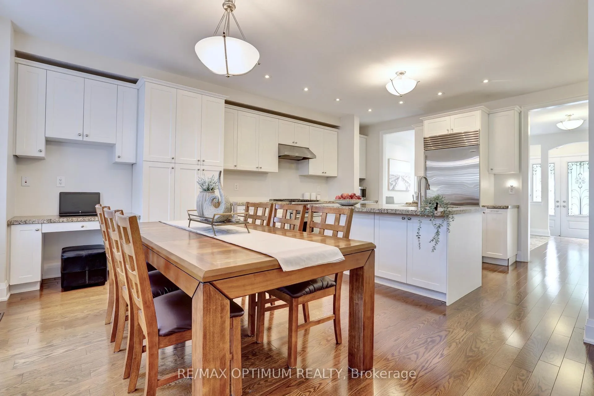 Photo 13 of 29 Legendary Circle, Brampton, Bram West — HOMEH