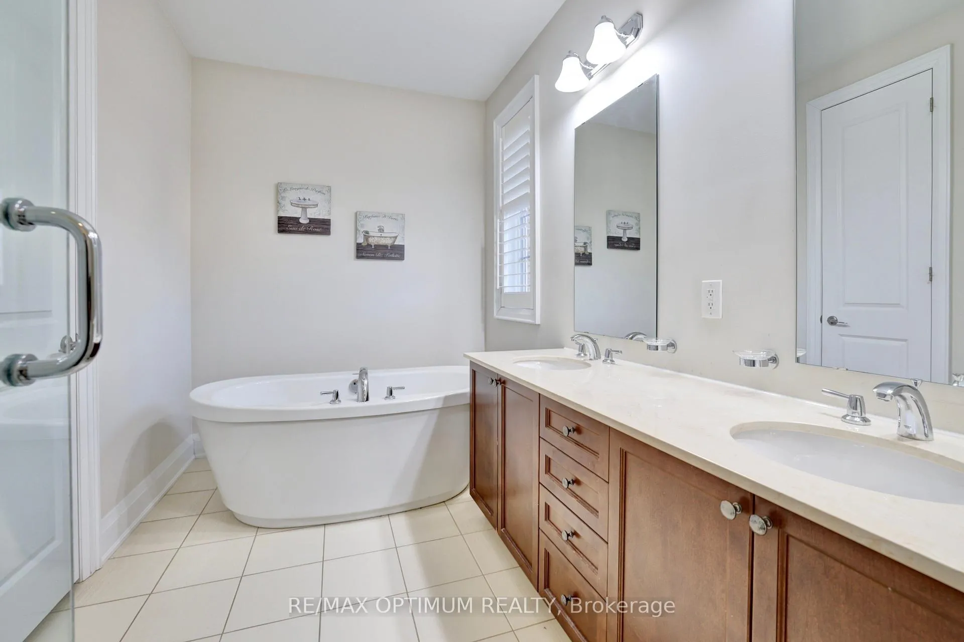 Photo 23 of 29 Legendary Circle, Brampton, Bram West — HOMEH