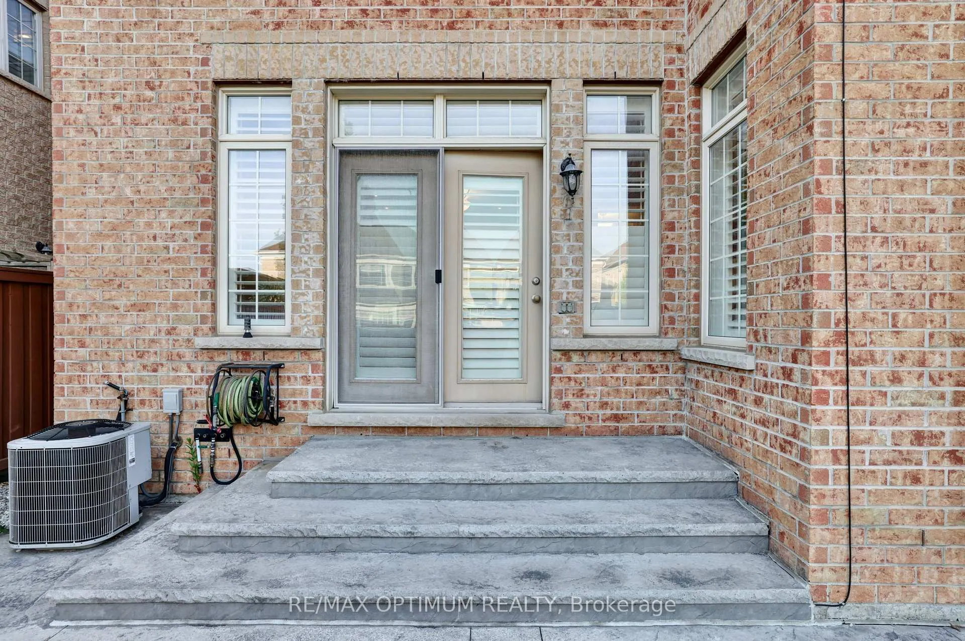 Photo 39 of 29 Legendary Circle, Brampton, Bram West — HOMEH