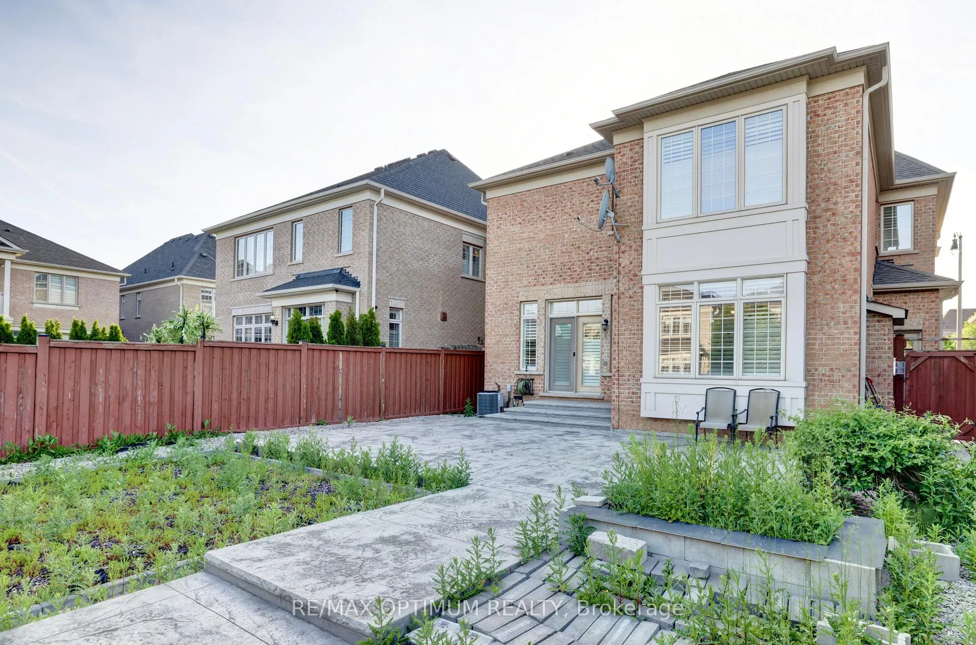 Photo 43 of 29 Legendary Circle, Brampton, Bram West — HOMEH
