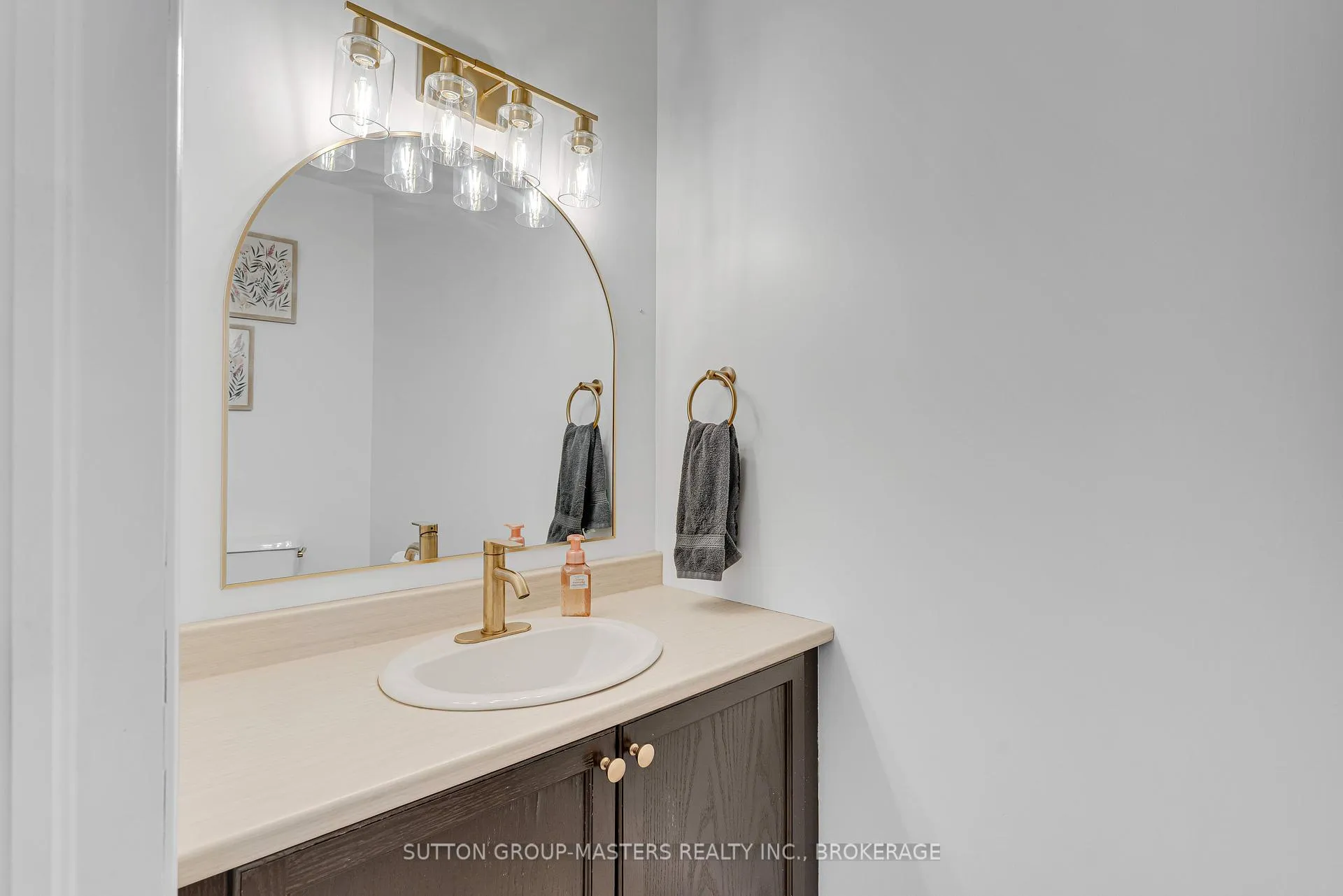 Photo 9 of 189 Macdougall Drive, Loyalist, Amherstview — HOMEH