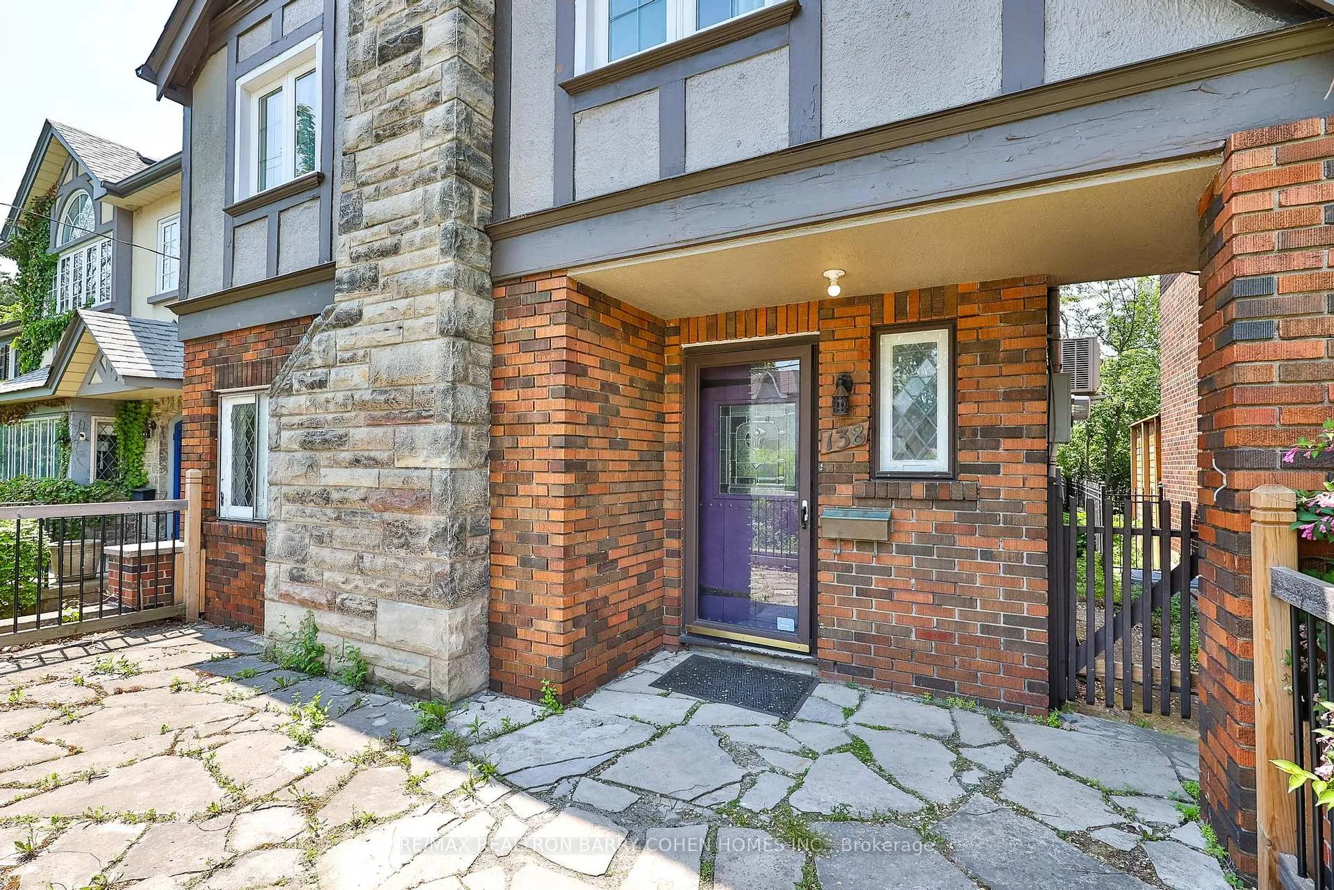 Photo 3 of 138 Fallingbrook Road, Scarborough, Birchcliffe-Cliffside — HOMEH