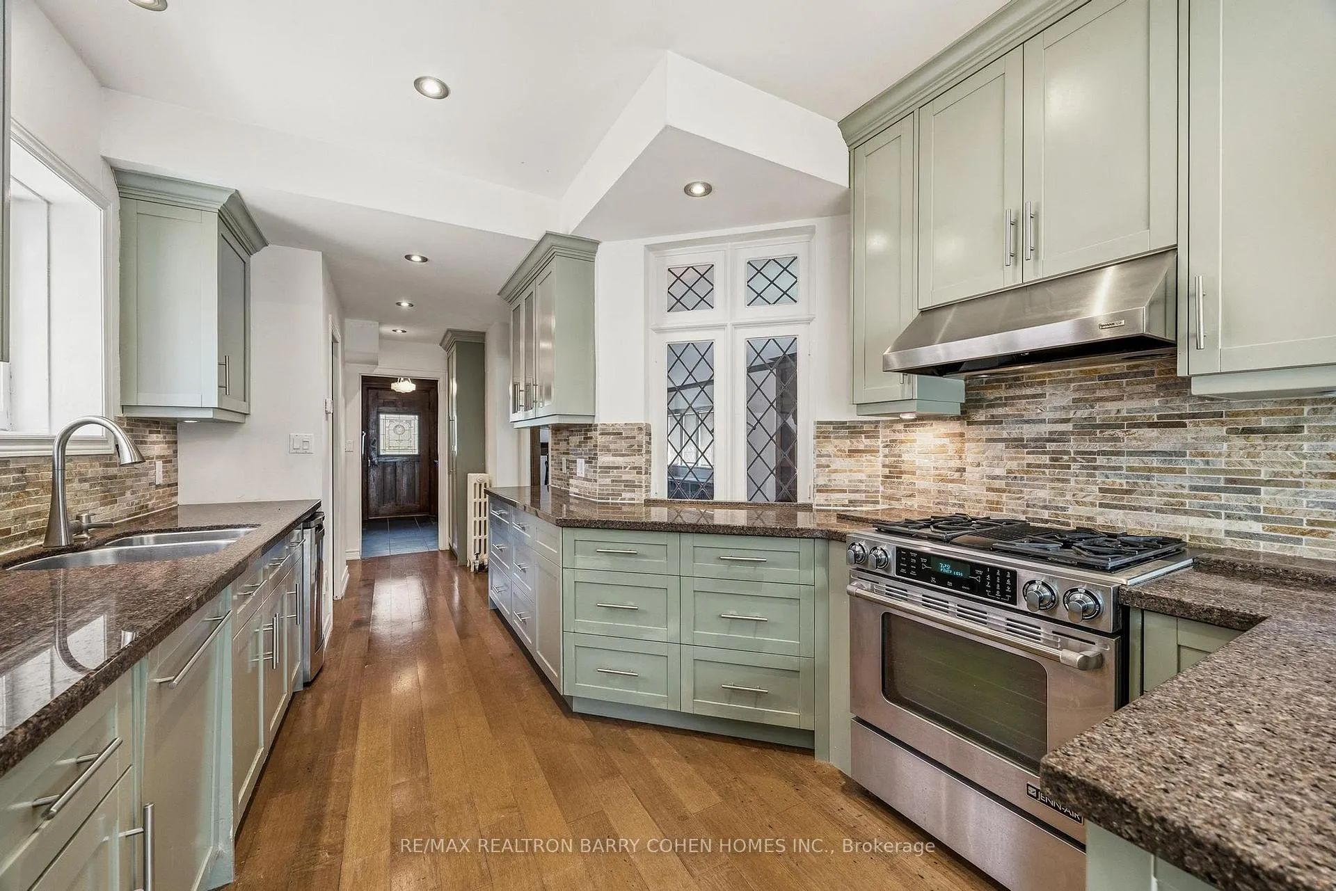 Photo 8 of 138 Fallingbrook Road, Scarborough, Birchcliffe-Cliffside — HOMEH