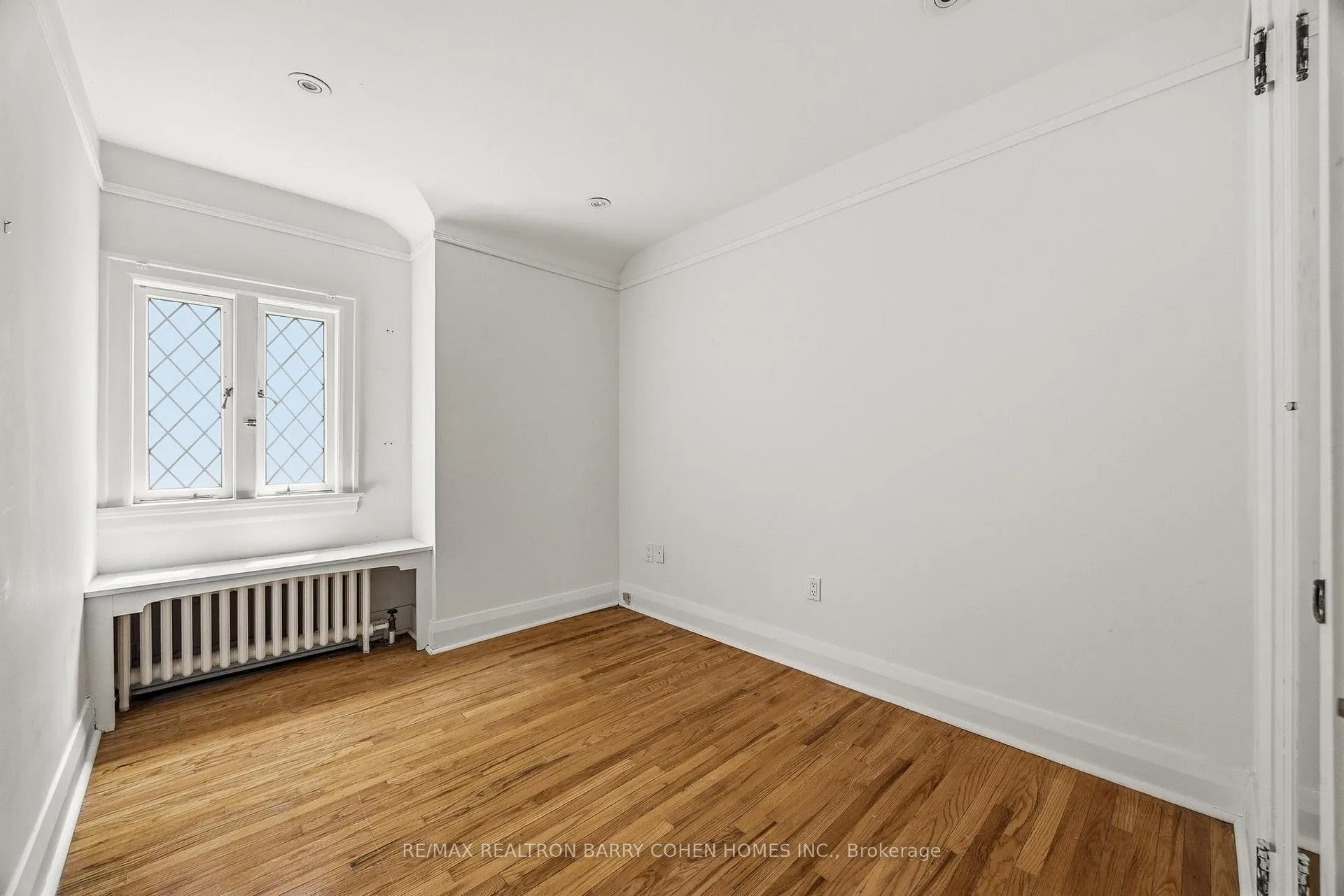 Photo 17 of 138 Fallingbrook Road, Scarborough, Birchcliffe-Cliffside — HOMEH