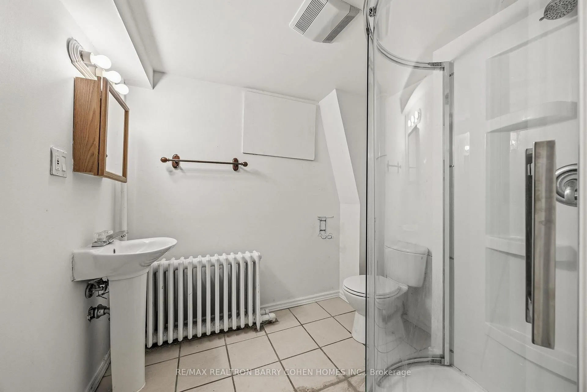 Photo 25 of 138 Fallingbrook Road, Scarborough, Birchcliffe-Cliffside — HOMEH