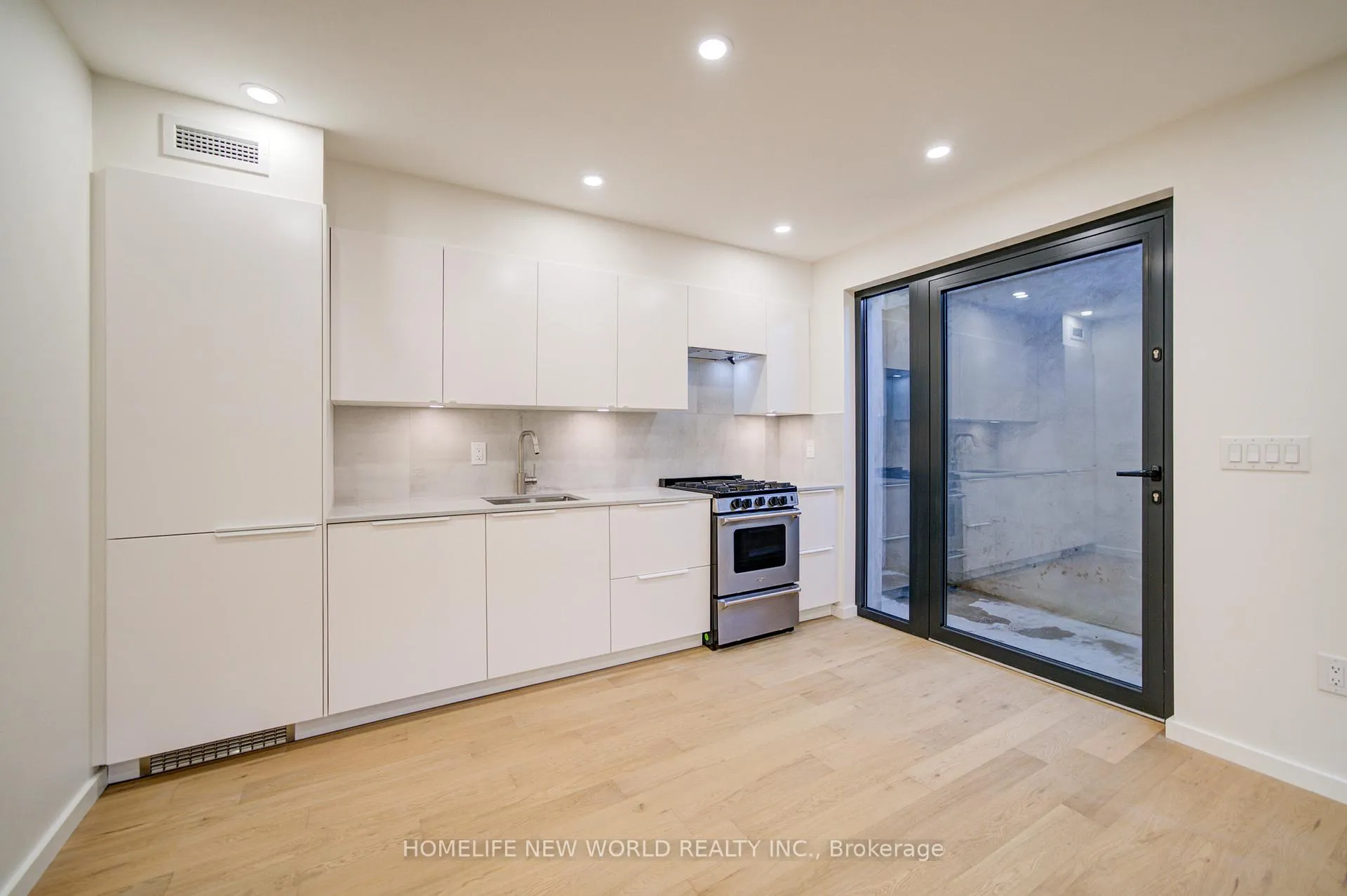 Photo 5 of Unit UNIT 5, 78 Gladstone Avenue, Toronto, Little Portugal — HOMEH