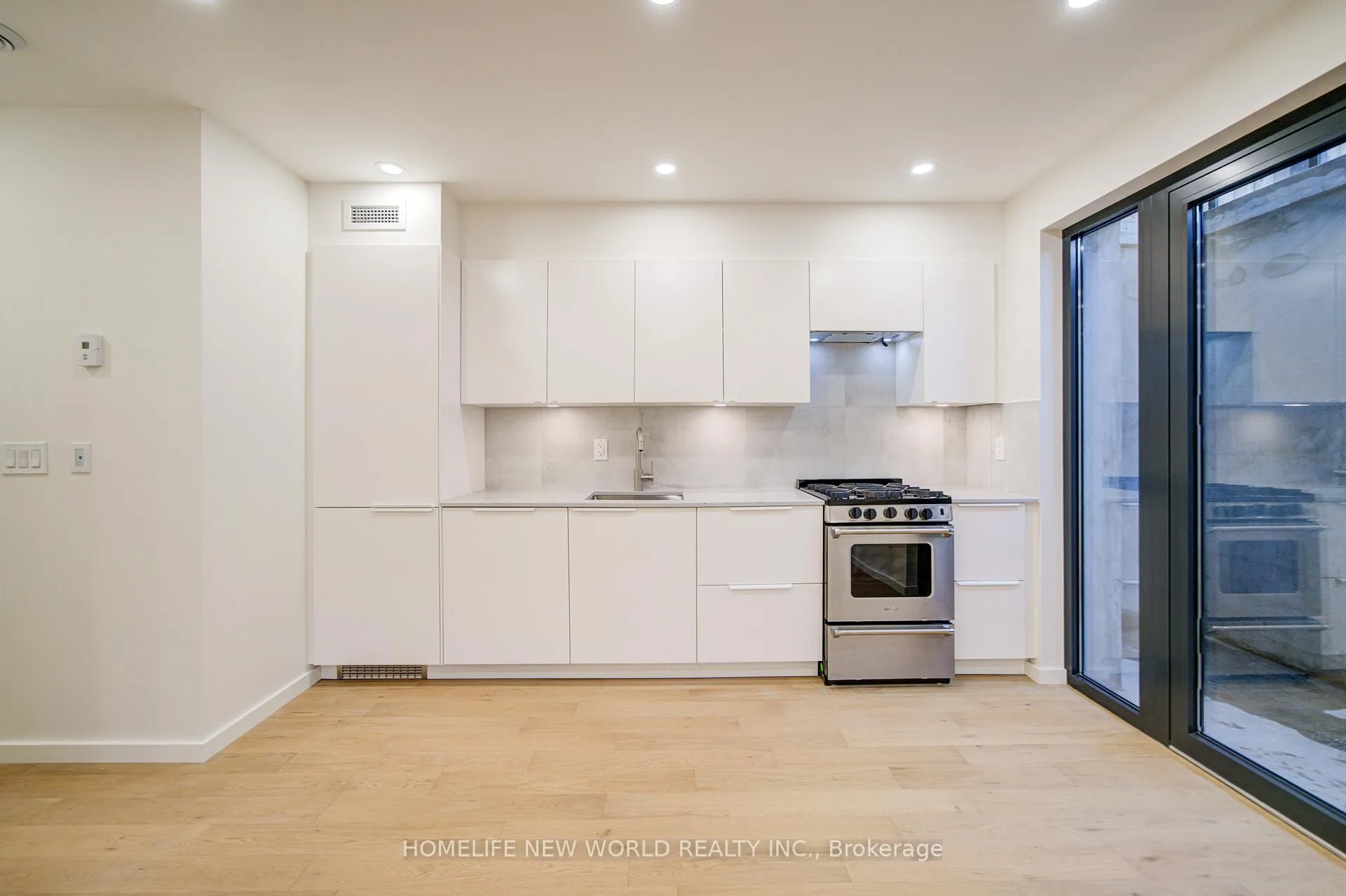 Photo 6 of Unit UNIT 5, 78 Gladstone Avenue, Toronto, Little Portugal — HOMEH