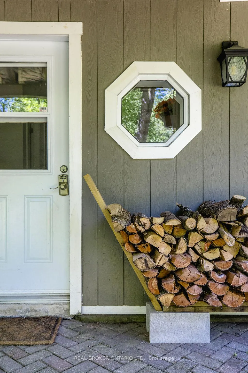 Photo 3 of 63 Huronwoods Drive, Oro-Medonte, Sugarbush — HOMEH