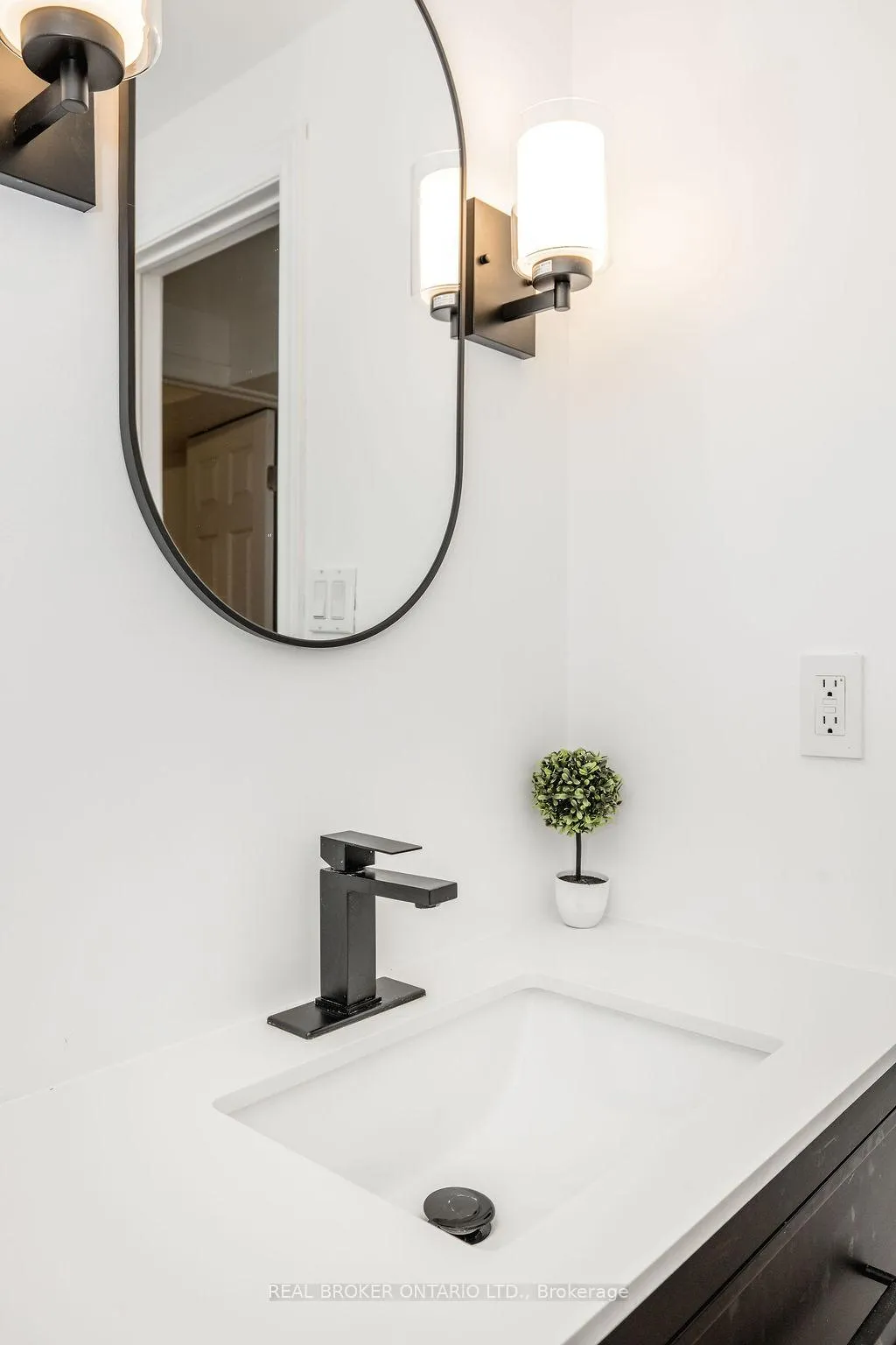 Photo 10 of 63 Huronwoods Drive, Oro-Medonte, Sugarbush — HOMEH