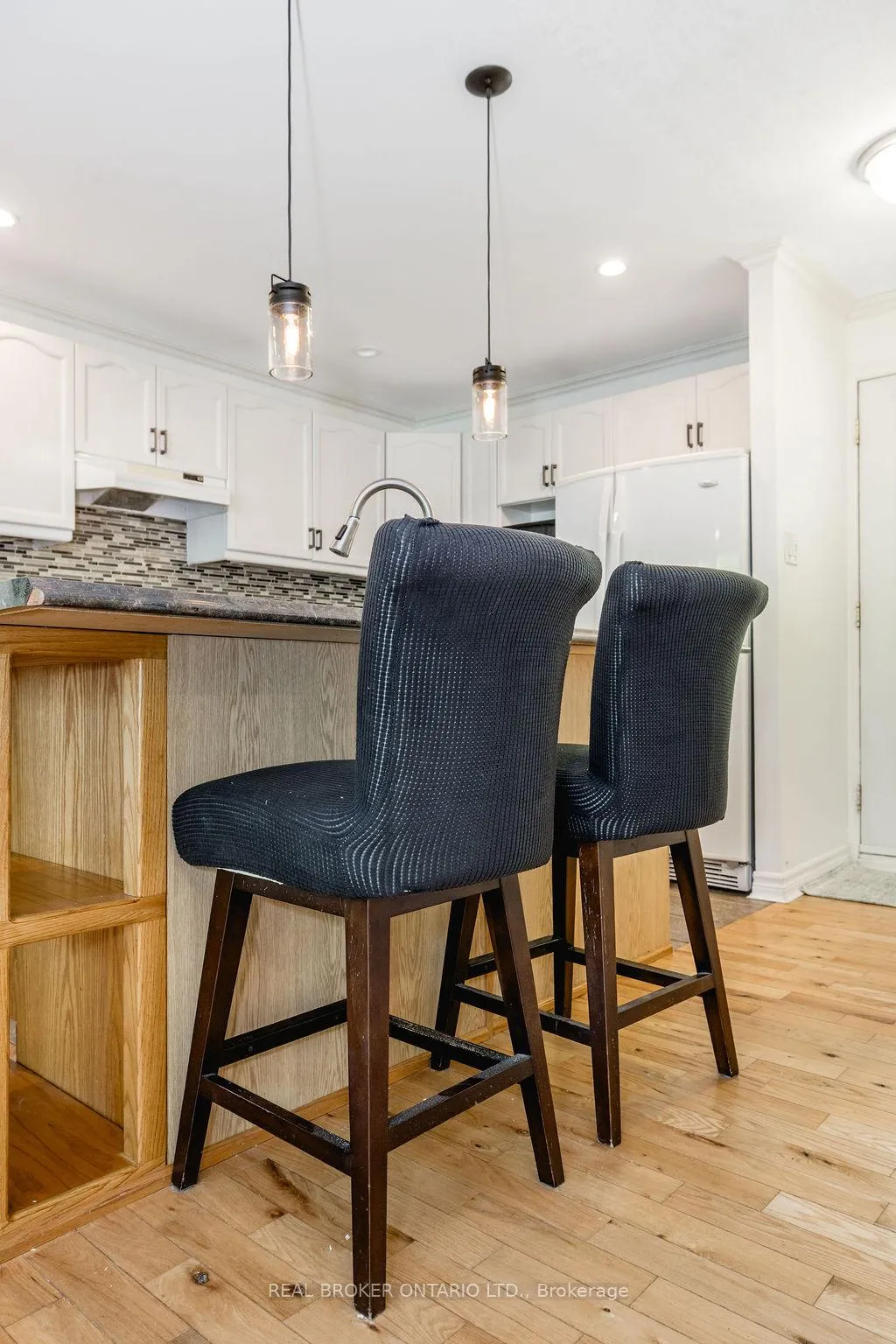 Photo 18 of 63 Huronwoods Drive, Oro-Medonte, Sugarbush — HOMEH