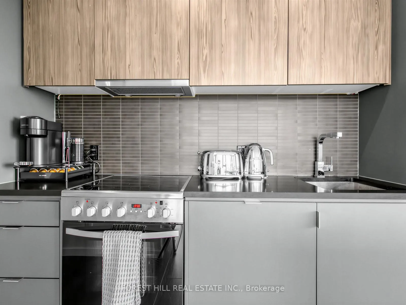 Photo 6 of Unit 519, 7 Smith Crescent, Etobicoke, Stonegate-Queensway — HOMEH