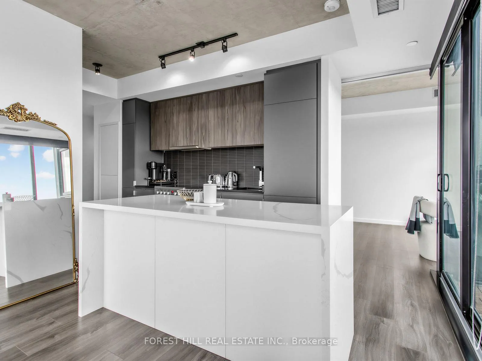 Photo 7 of Unit 519, 7 Smith Crescent, Etobicoke, Stonegate-Queensway — HOMEH