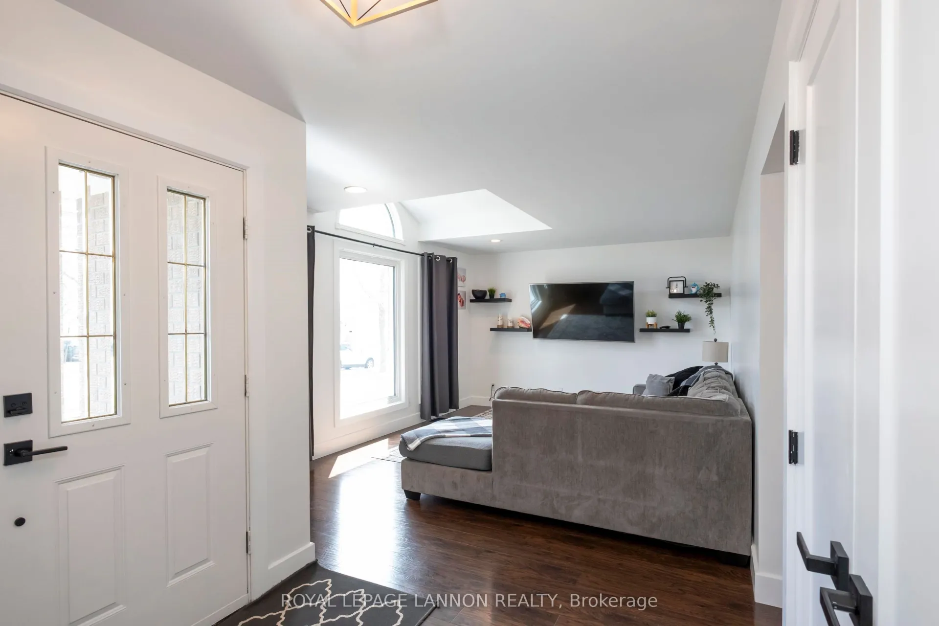 Photo 2 of 148 Nottingham Crescent, Thunder Bay, John Street North — HOMEH