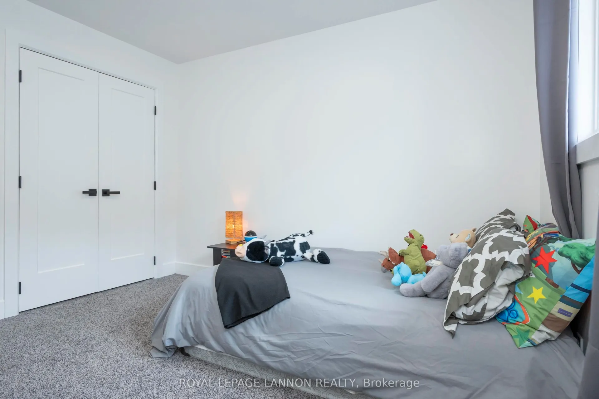 Photo 23 of 148 Nottingham Crescent, Thunder Bay, John Street North — HOMEH