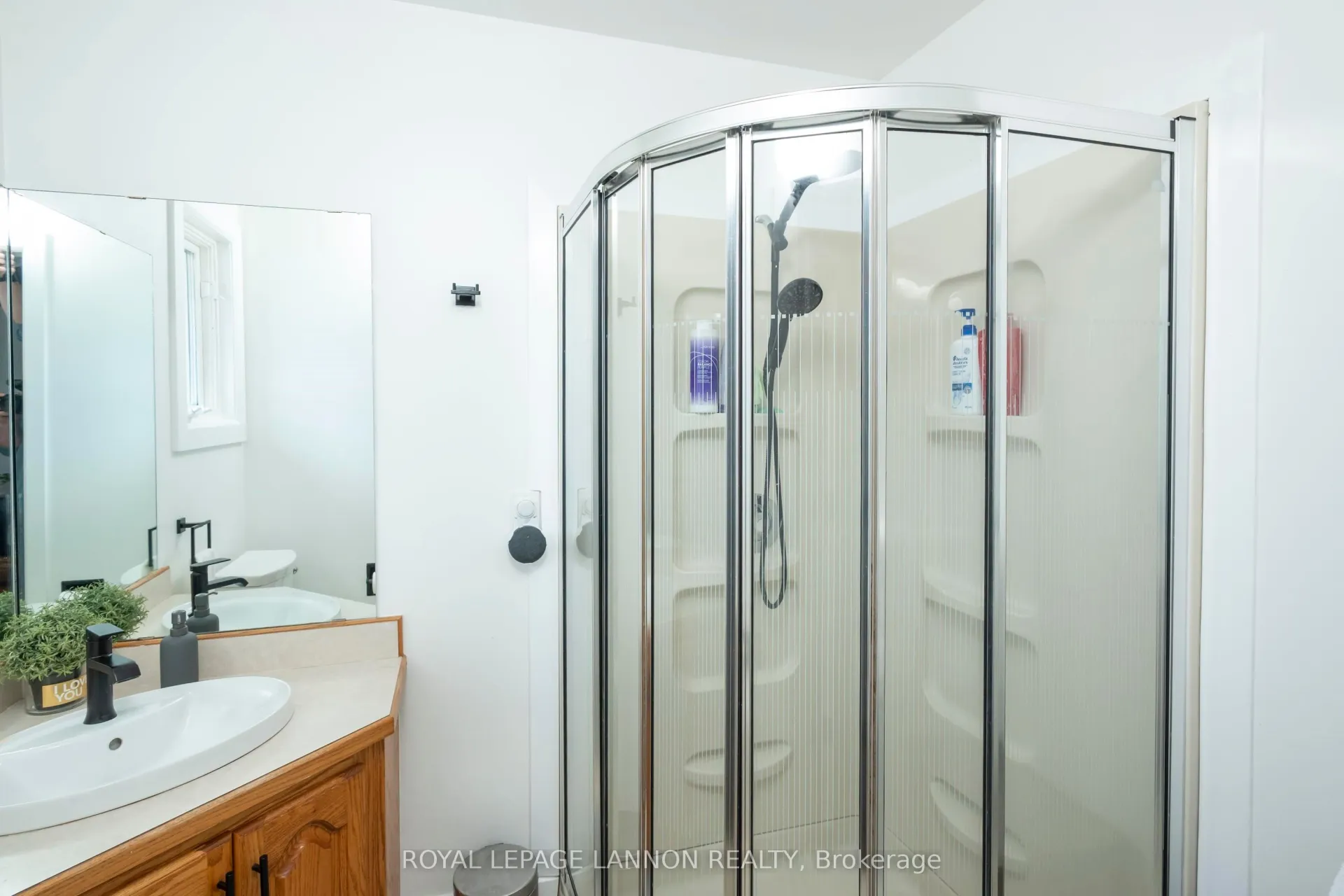 Photo 25 of 148 Nottingham Crescent, Thunder Bay, John Street North — HOMEH