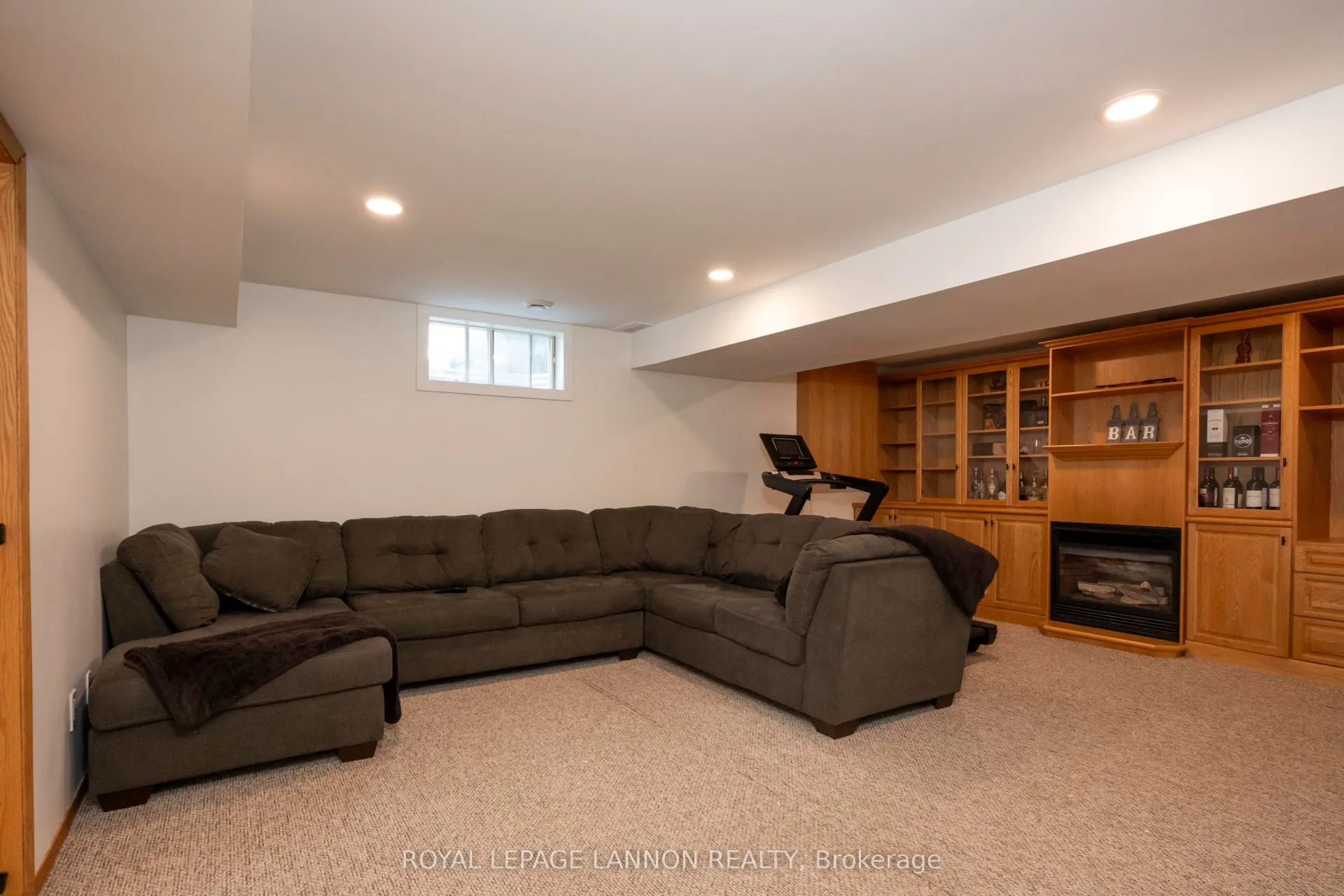 Photo 31 of 148 Nottingham Crescent, Thunder Bay, John Street North — HOMEH