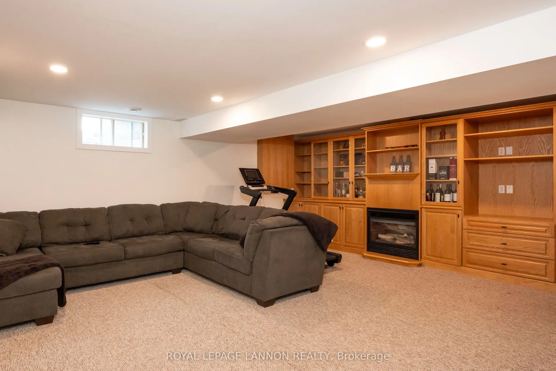 Photo 33 of 148 Nottingham Crescent, Thunder Bay, John Street North — HOMEH