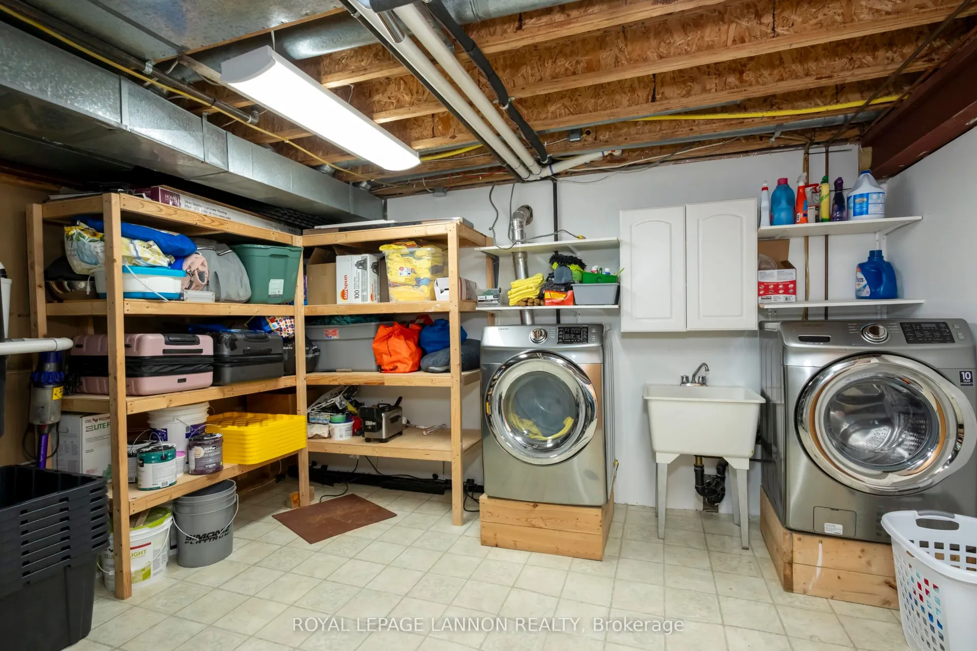 Photo 42 of 148 Nottingham Crescent, Thunder Bay, John Street North — HOMEH