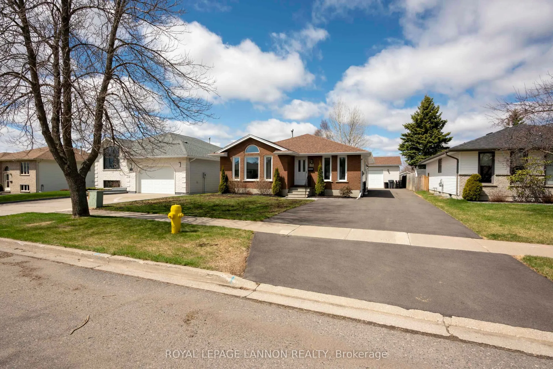 Photo 46 of 148 Nottingham Crescent, Thunder Bay, John Street North — HOMEH