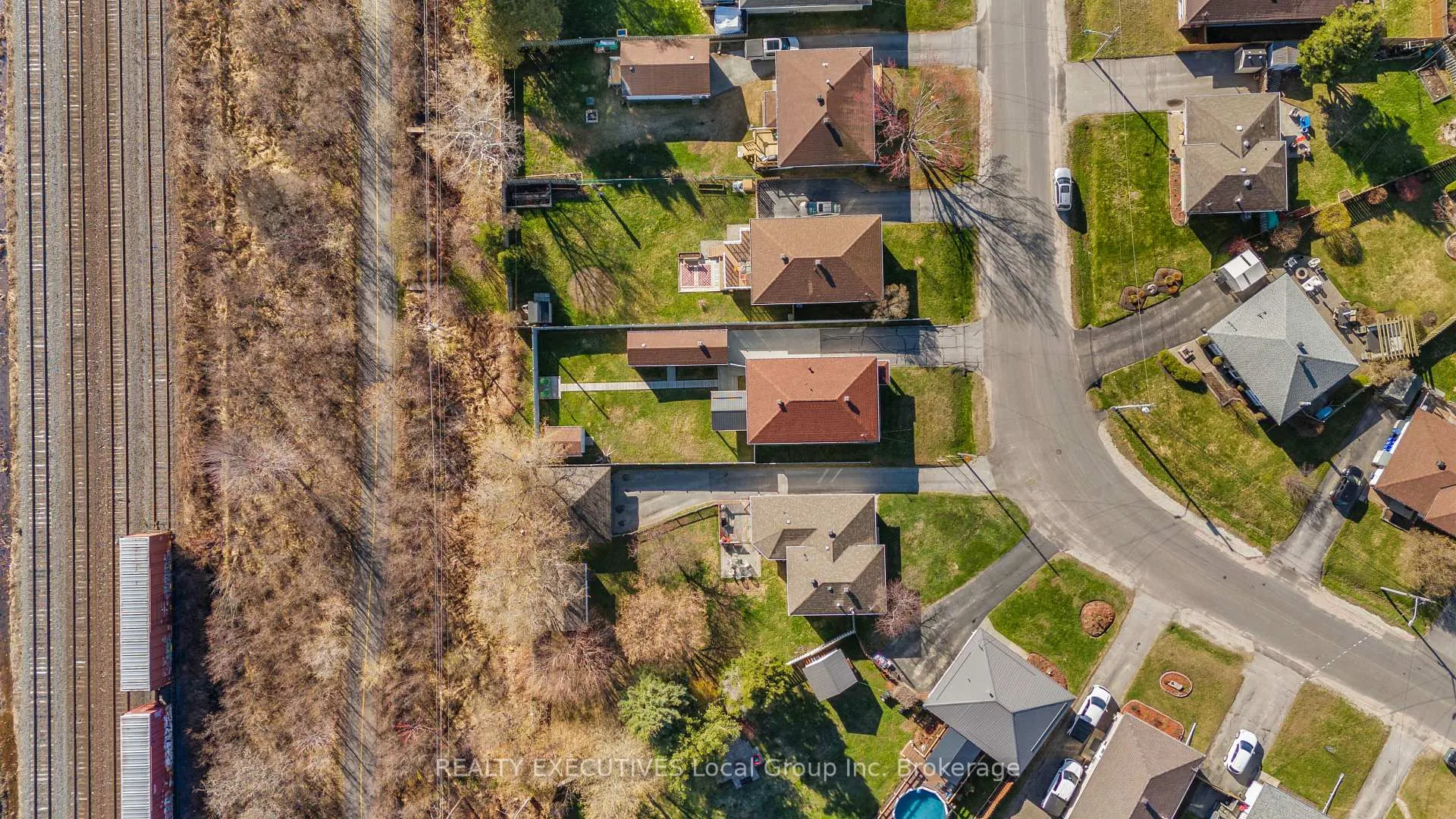 Photo 4 of 18 Van Horne Crescent, North Bay, Ferris — HOMEH