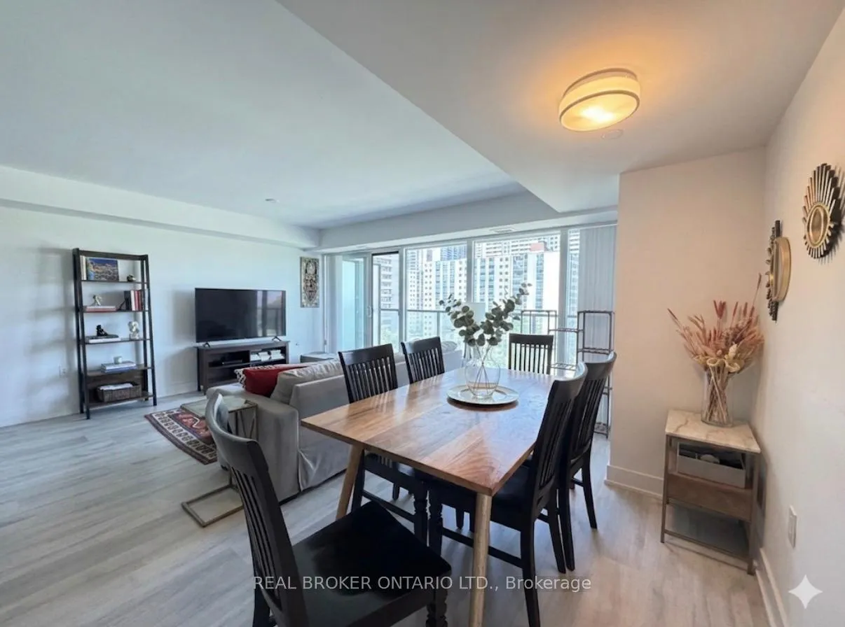 Photo 4 of Unit 602, 575 Bloor Street E, Toronto, North St. James Town — HOMEH