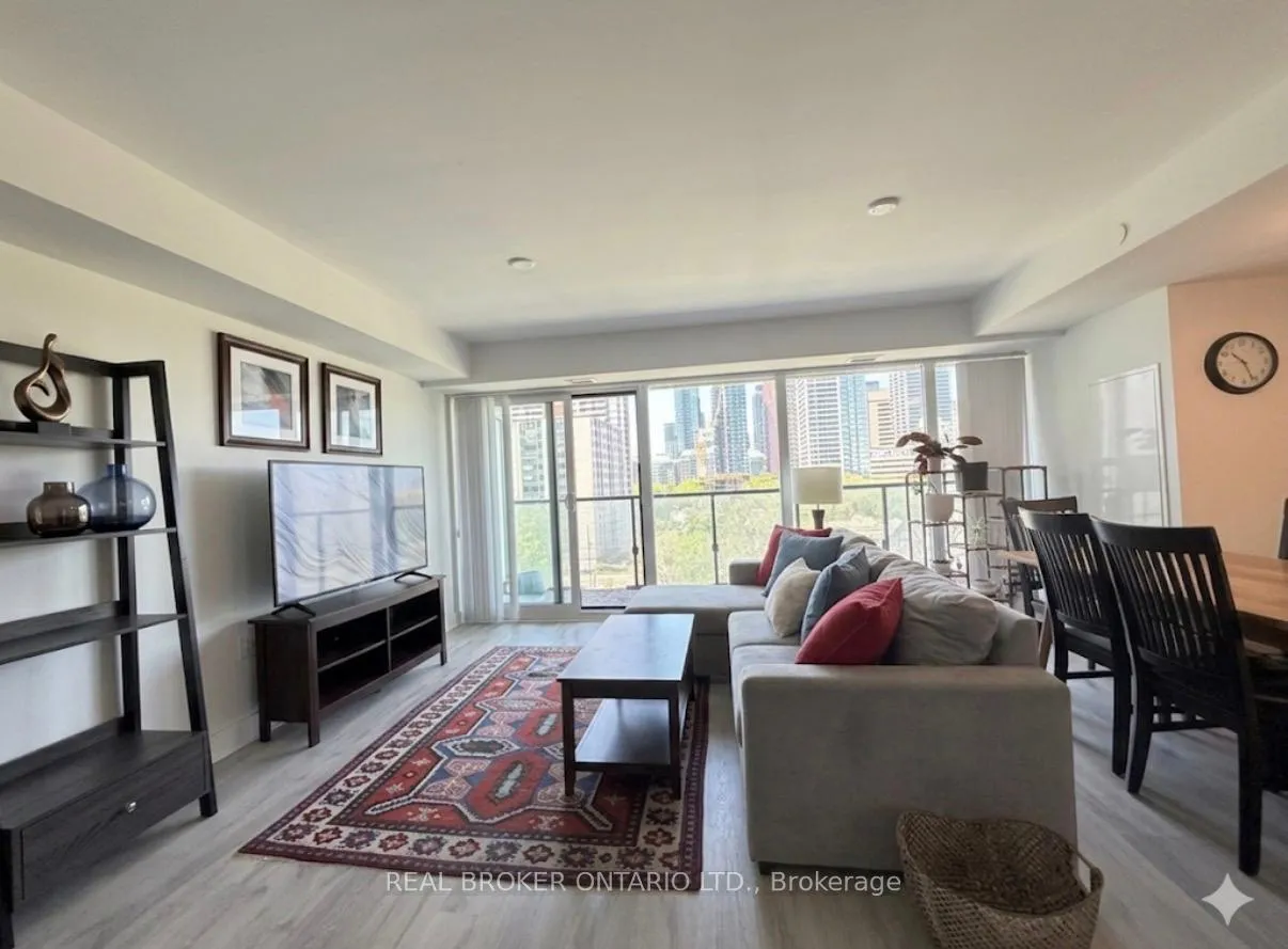 Photo 6 of Unit 602, 575 Bloor Street E, Toronto, North St. James Town — HOMEH