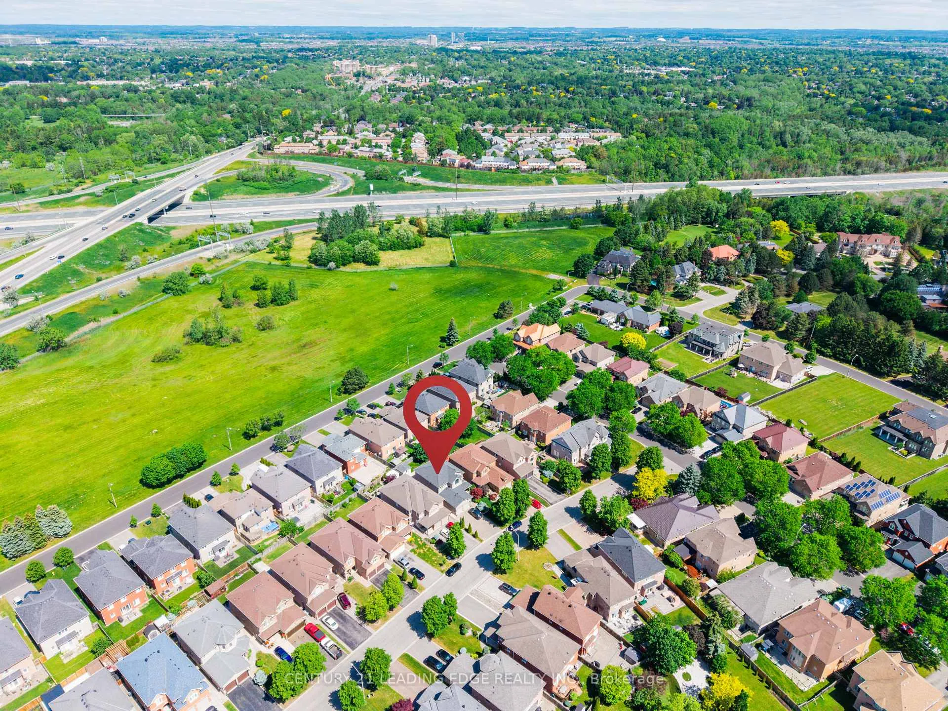 Photo 3 of 145 Quince Crescent, Markham, Rouge River Estates — HOMEH