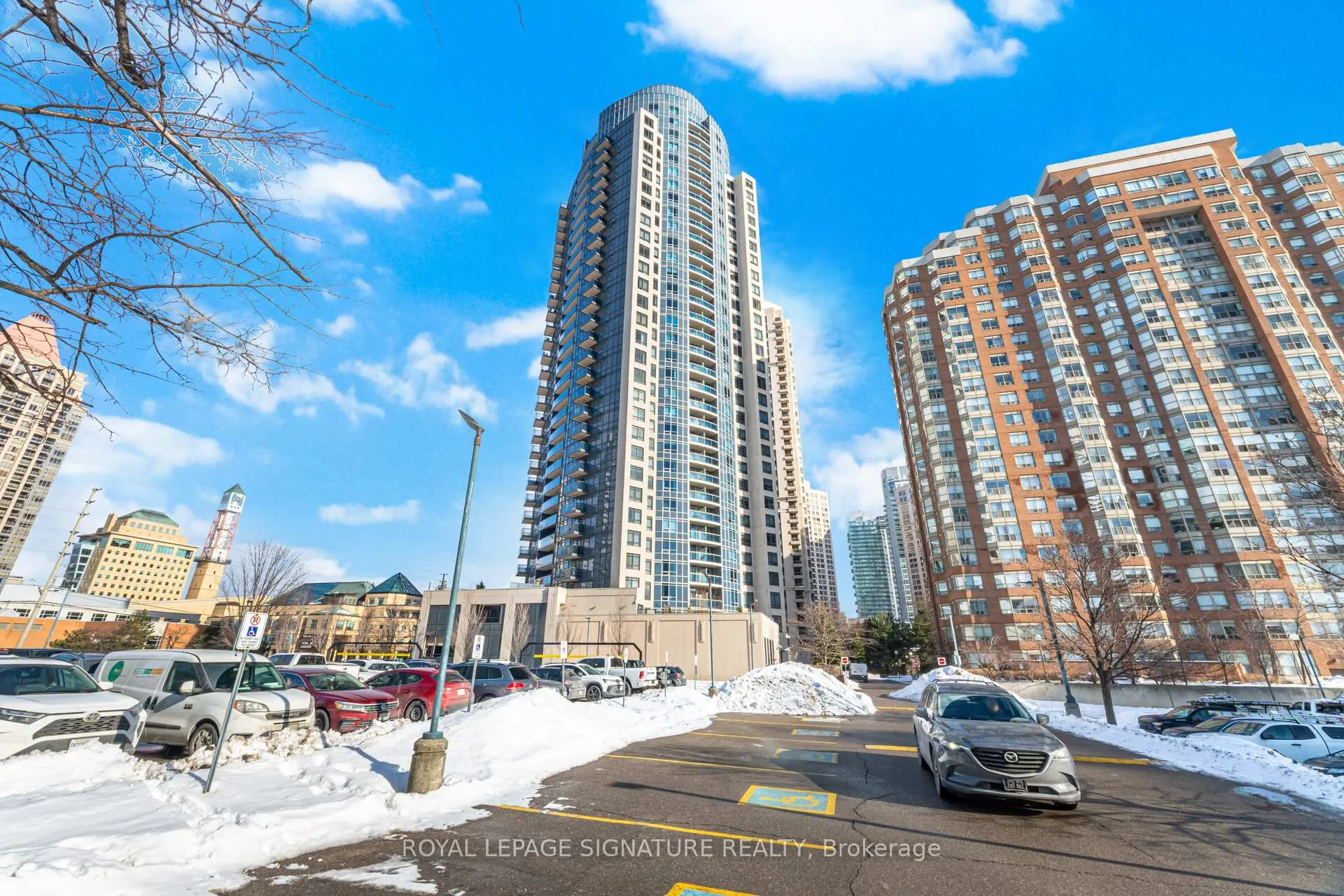 Photo of Unit 1402, 330 Burnhamthorpe Road W