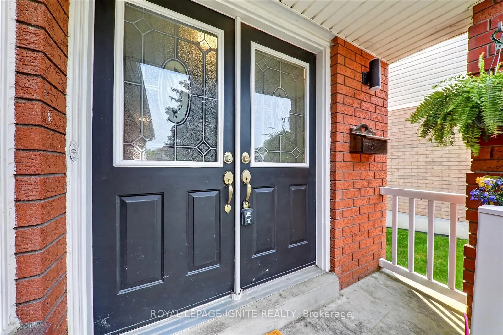 Photo 9 of 14 Elephant Hill Drive, Clarington, Bowmanville — HOMEH