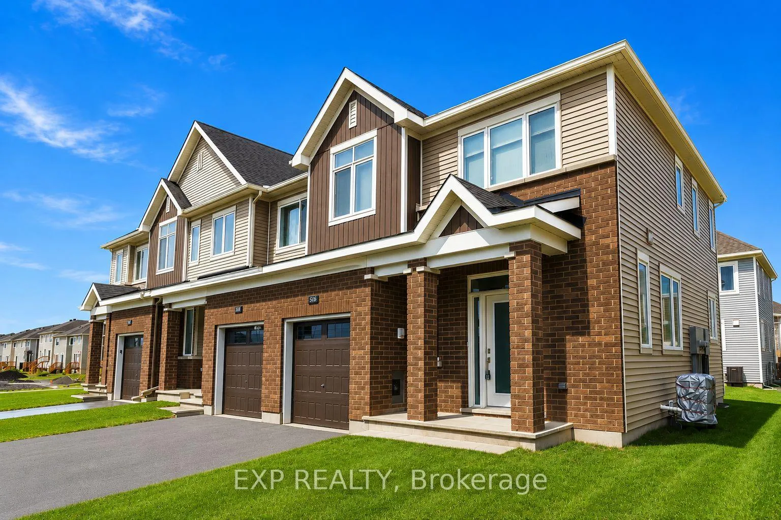 Photo 3 of 516 Loury Row, Ottawa, Chapel Hill South - Orleans Village — HOMEH