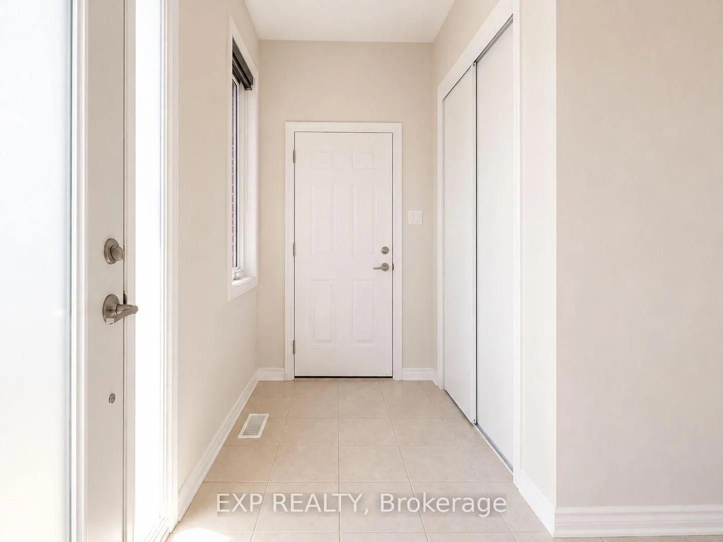Photo 5 of 516 Loury Row, Ottawa, Chapel Hill South - Orleans Village — HOMEH