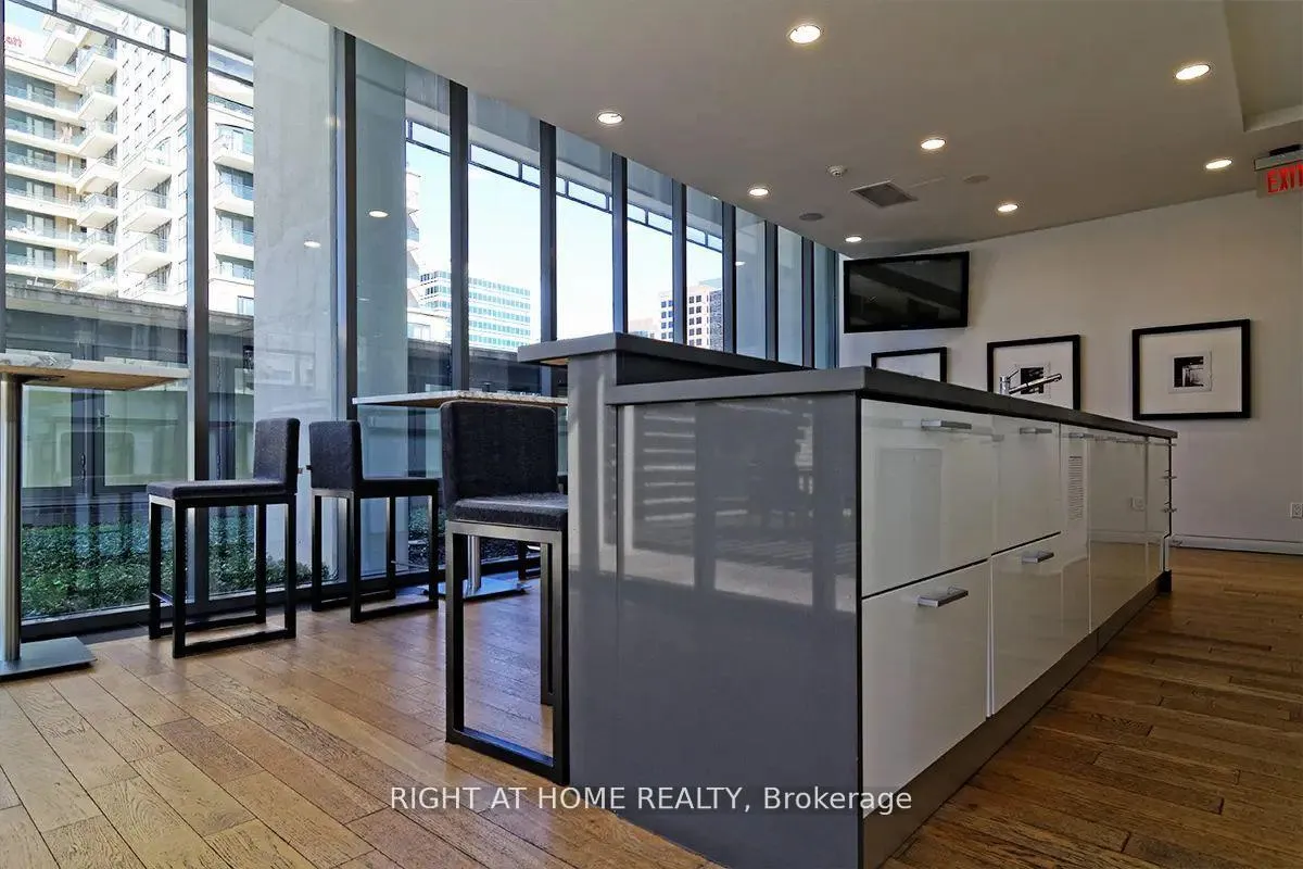 Photo 11 of Unit 1005, 33 Charles Street E, Toronto, Church-Yonge Corridor — HOMEH