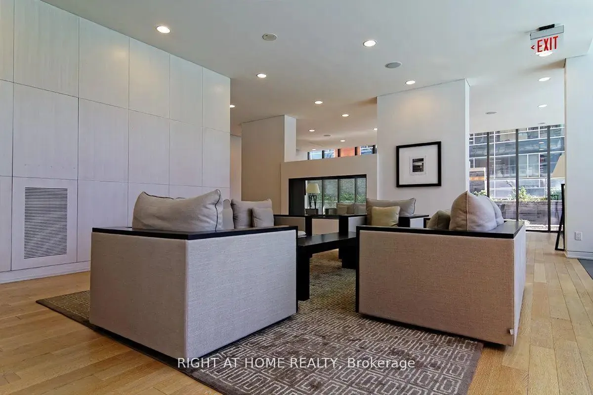 Photo 12 of Unit 1005, 33 Charles Street E, Toronto, Church-Yonge Corridor — HOMEH